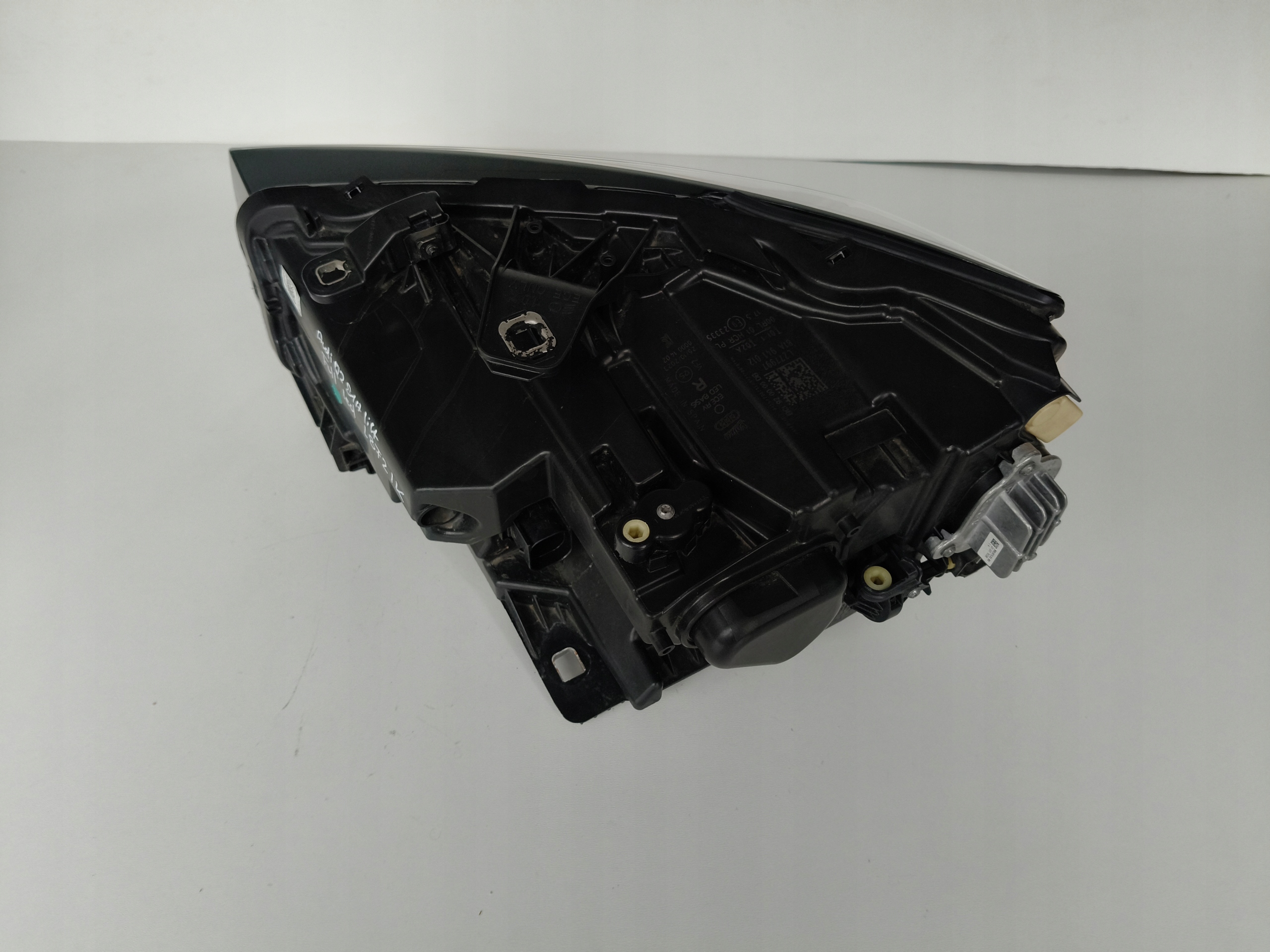 light right REFLEKTOR AUDI Q2 81A LIFT FULL LED