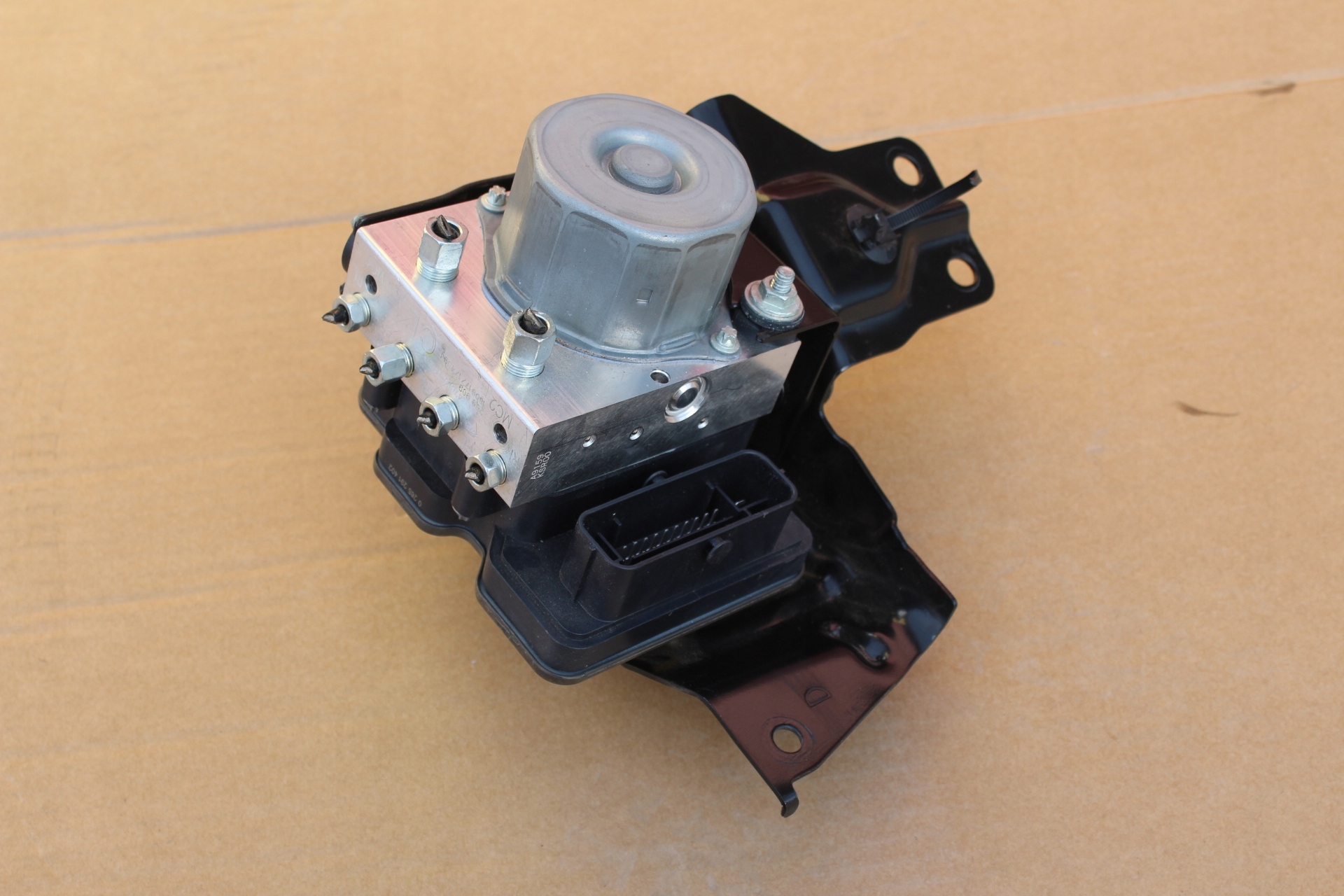 DW nissan X-TRAIL насос ABS 4766079A