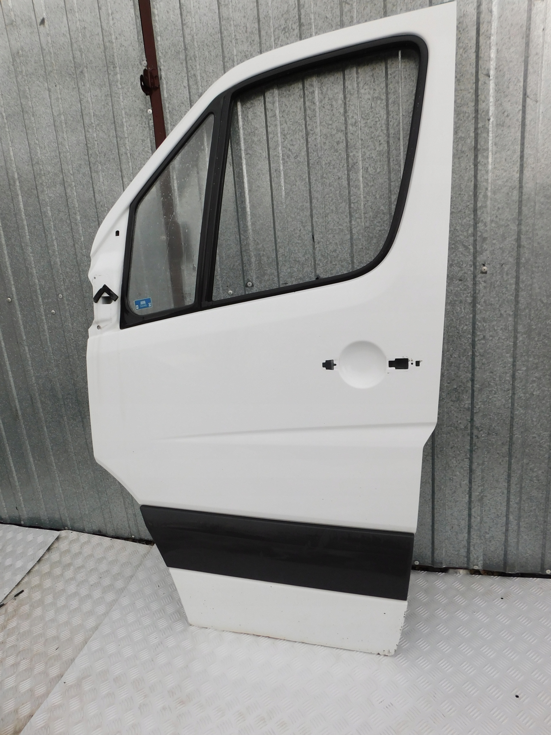 Sprinter 906 VW Crafter door left driver´s front 06-17r without KOROZJI biale