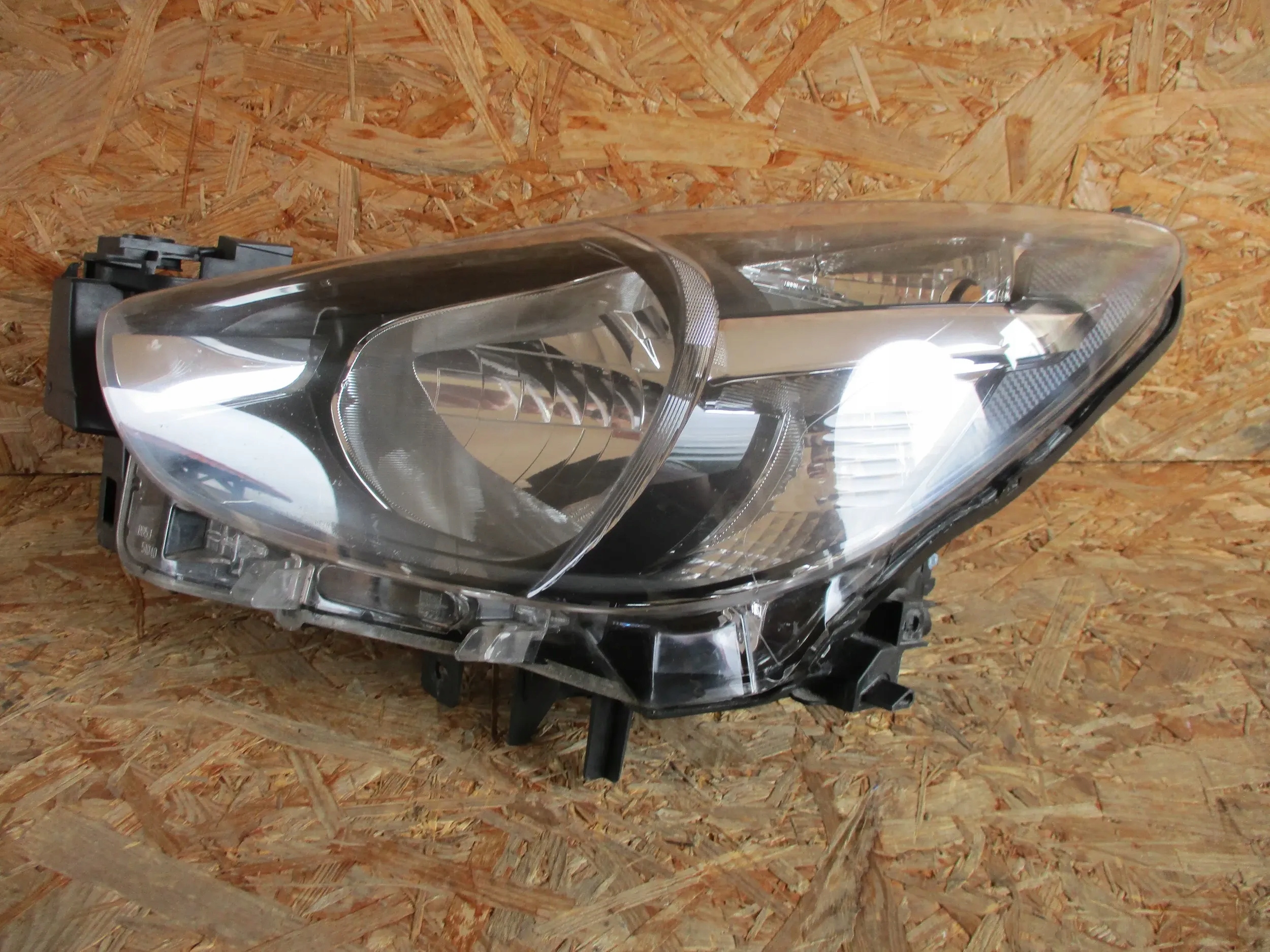 light front front left MAZDA 2 14