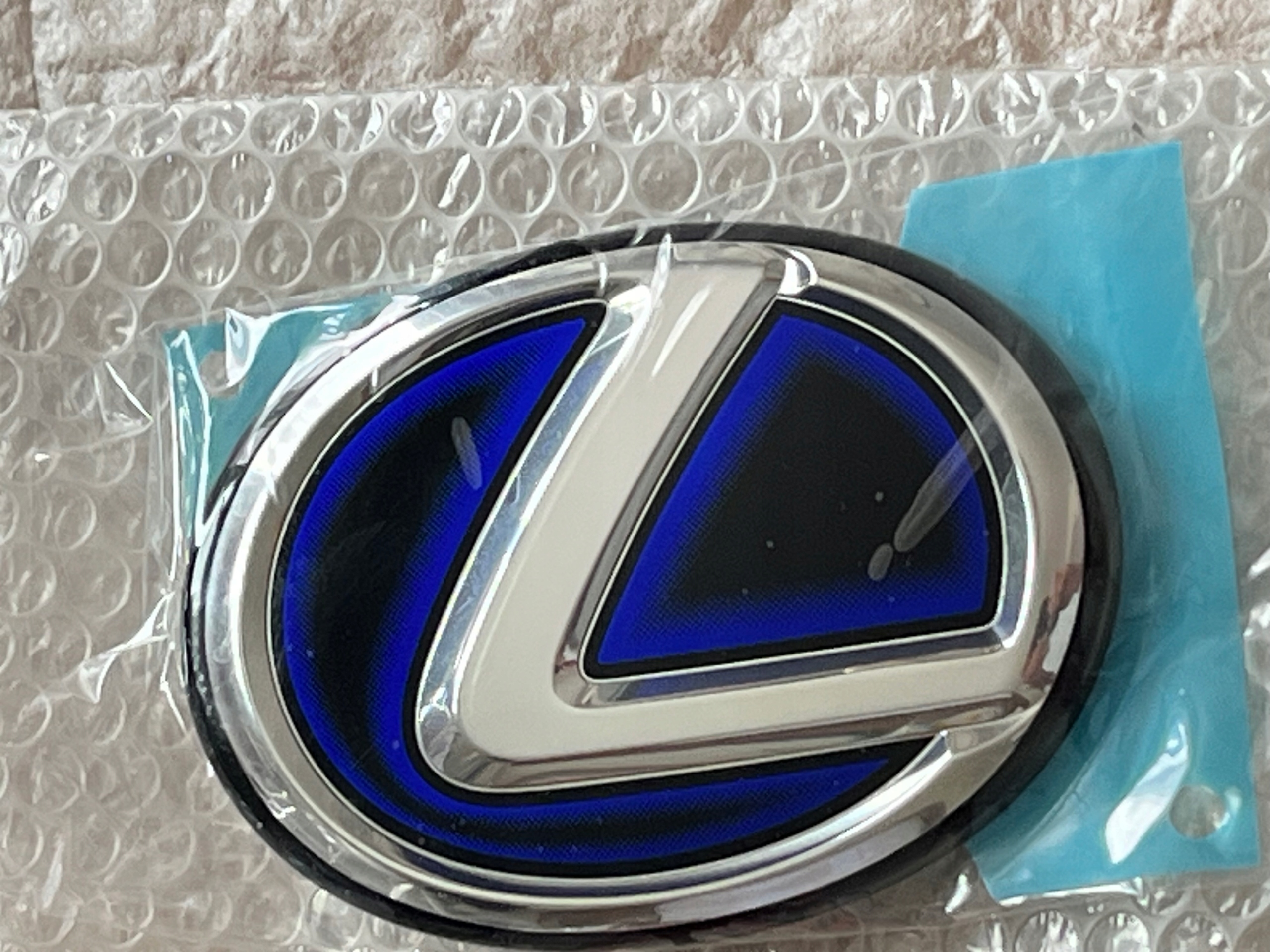 LEXUS LC 17-21 EMBLEMAT ZNACZEK LOGO KLAPA TYŁ Jakość części (zgodnie z GVO) O - oryginał z logo producenta pojazdu (OE)