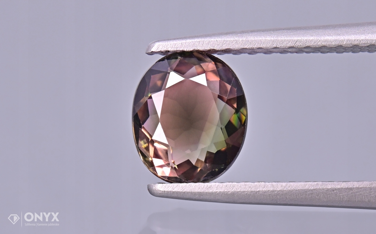 Turmalín fazetovaný ovál 7x6,5 mm