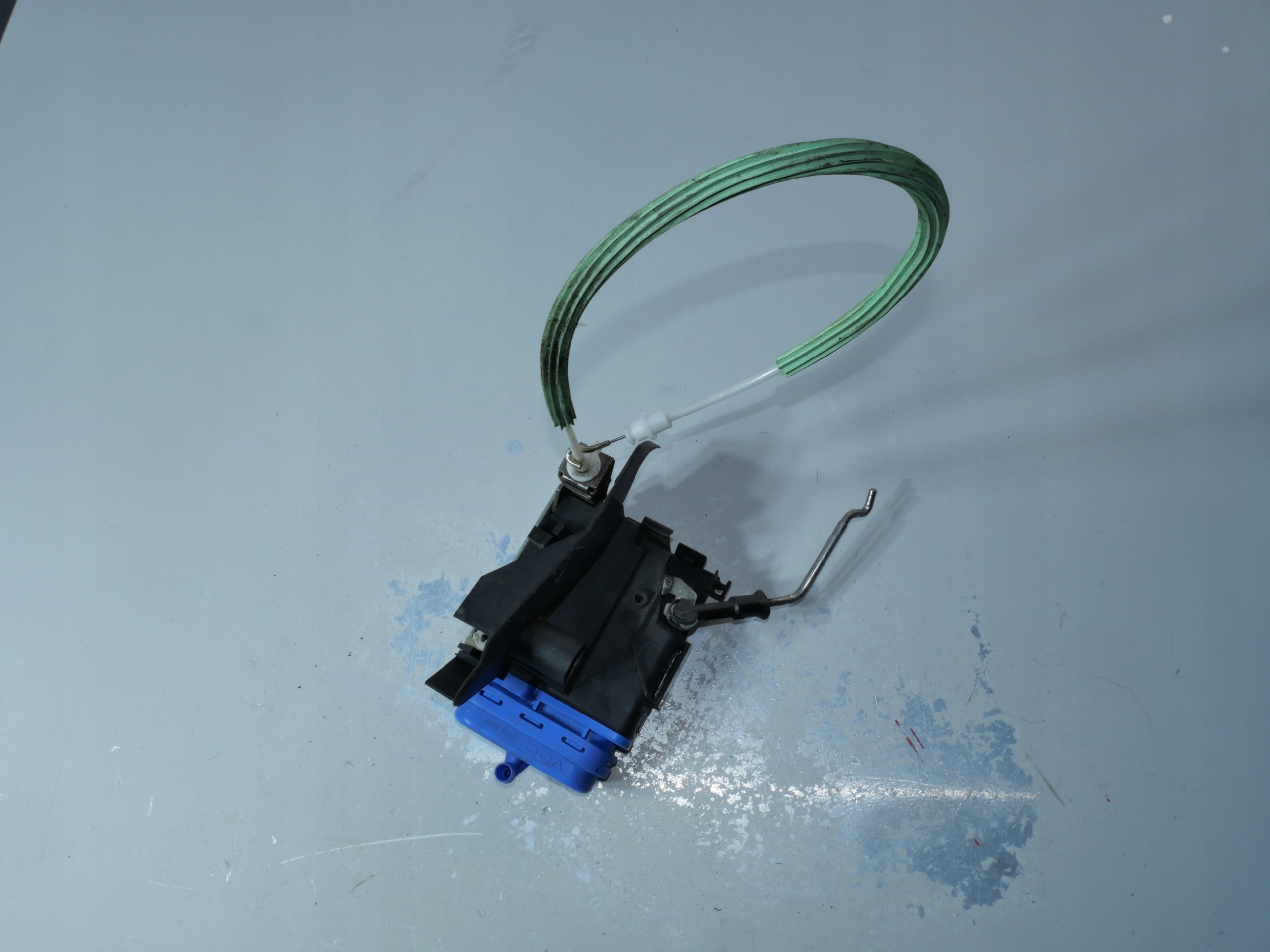 lock 8D0839016E AUDI A4 B5