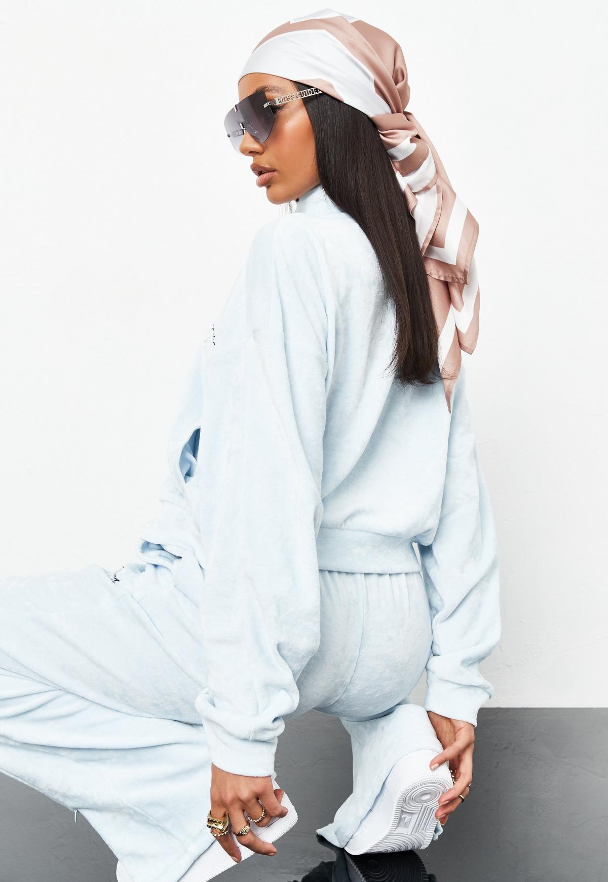 MISSGUIDED_SEAN JOHN BLUZA WELUROWA NA ZAMEK BR415 Model BR415200