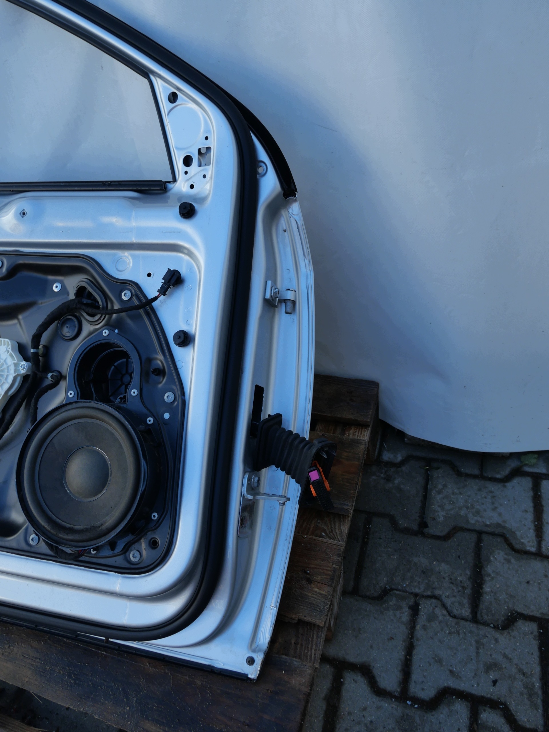VW PASSAT B6 předek levé dveře