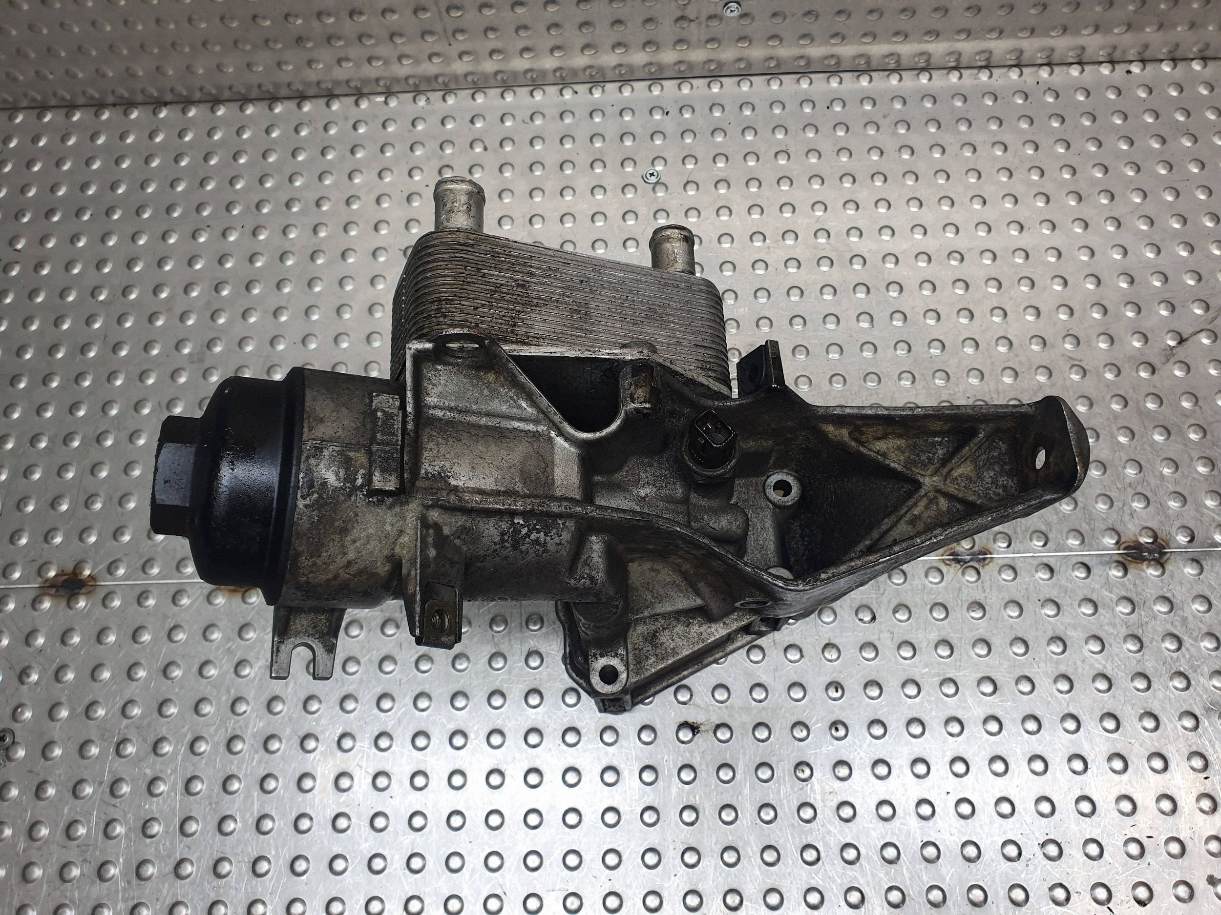 Ölfiltergehäuse 2246981 BMW 3 E46 2.0 D M47