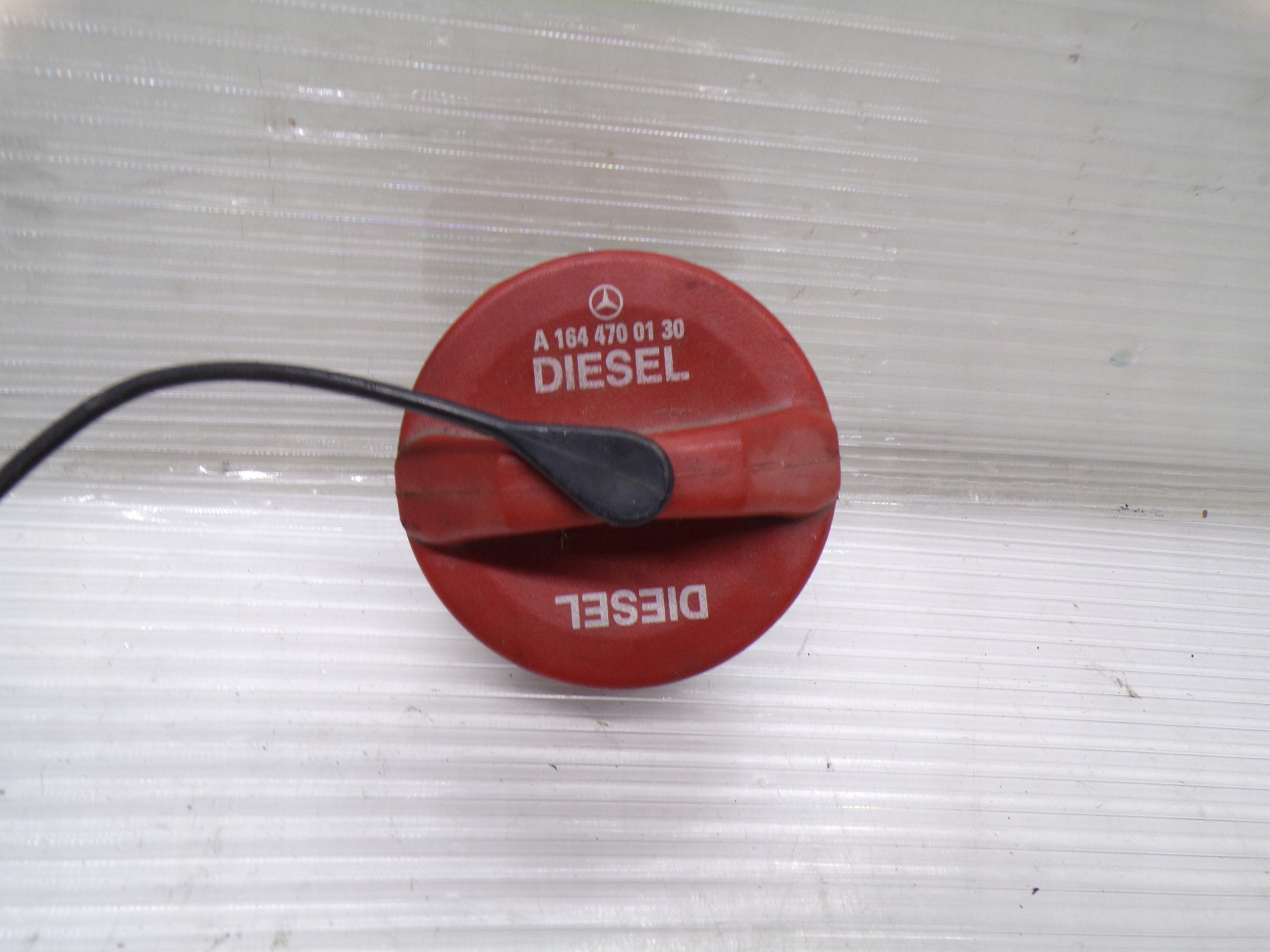 KOREK WLEWU PALIWA MERCEDES W164 ML X164 GL W251 R