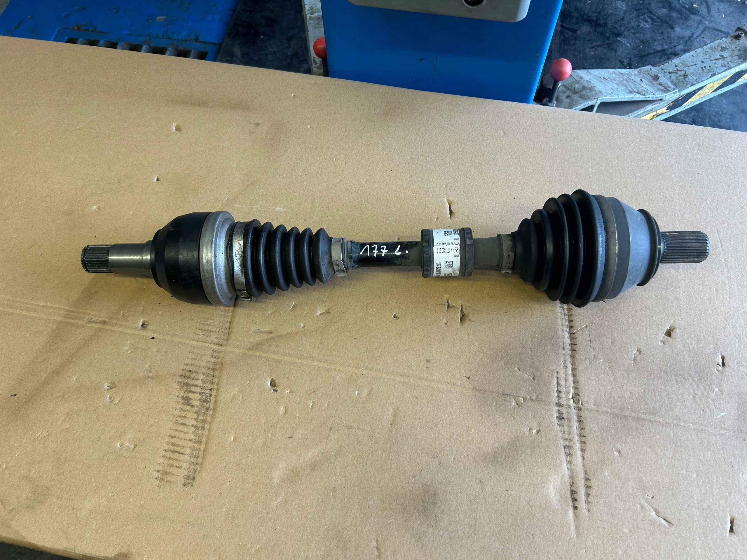 MERCEDES W177 1,3 CGI semi-axis left complete A1773302701
