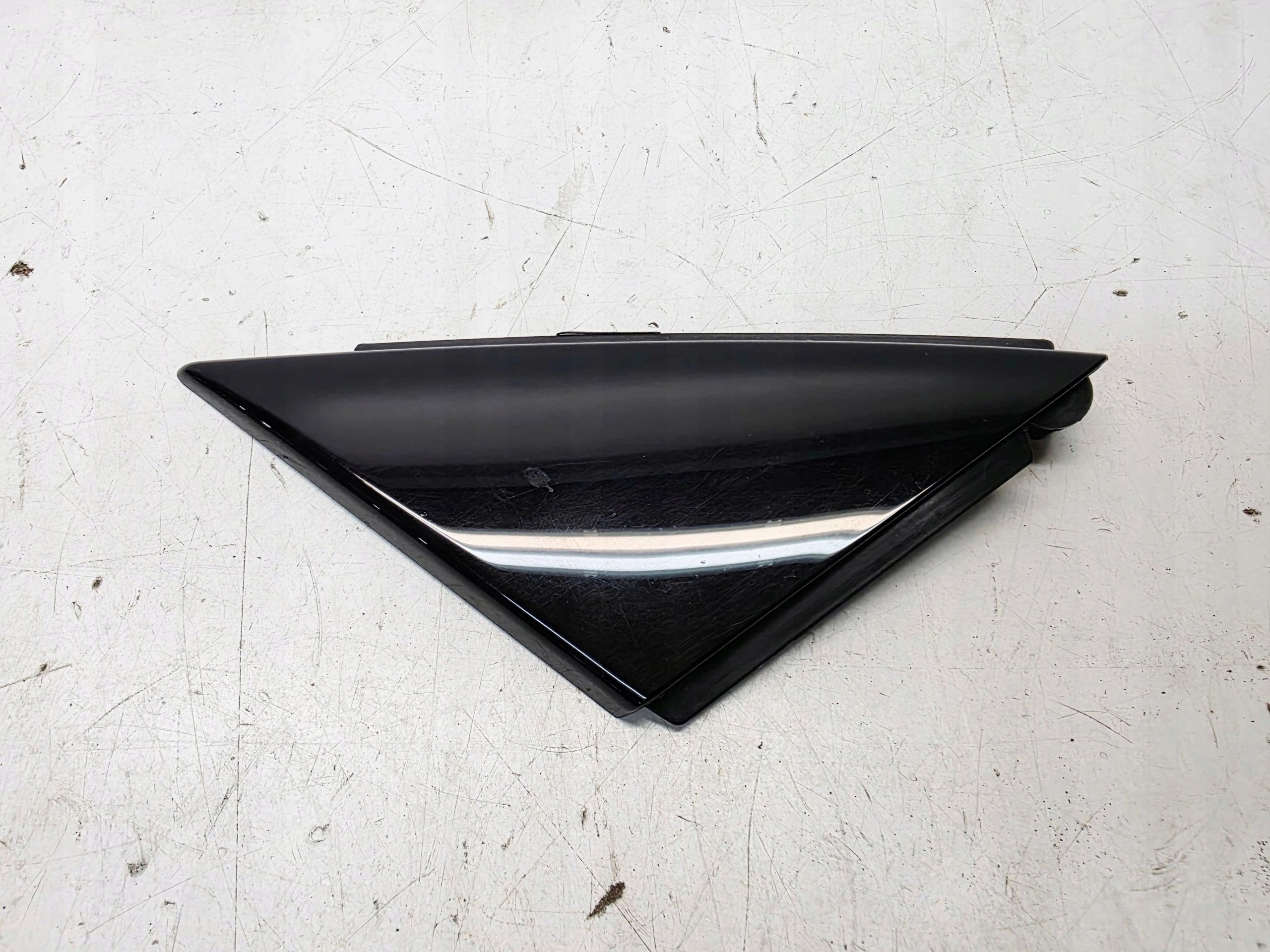triangle couverture portière droite avant AUDI Q5 FY 80A 80A837638 POLYSK