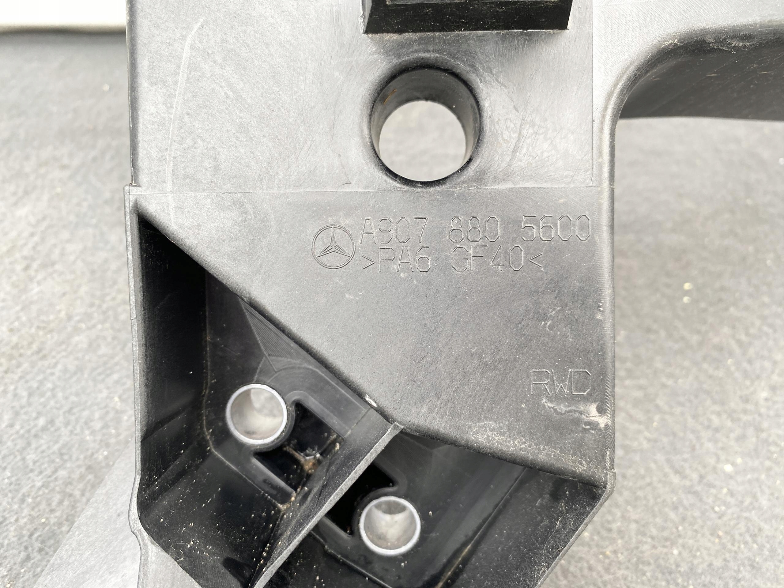 SPRINTER 907 2.2 17- pillar iron support panel for radiators original A9078805600
