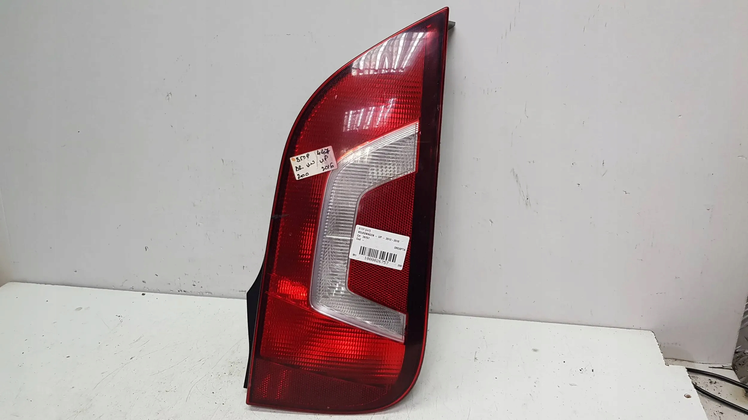 light rear part right 1S0945096D Vw Up 11