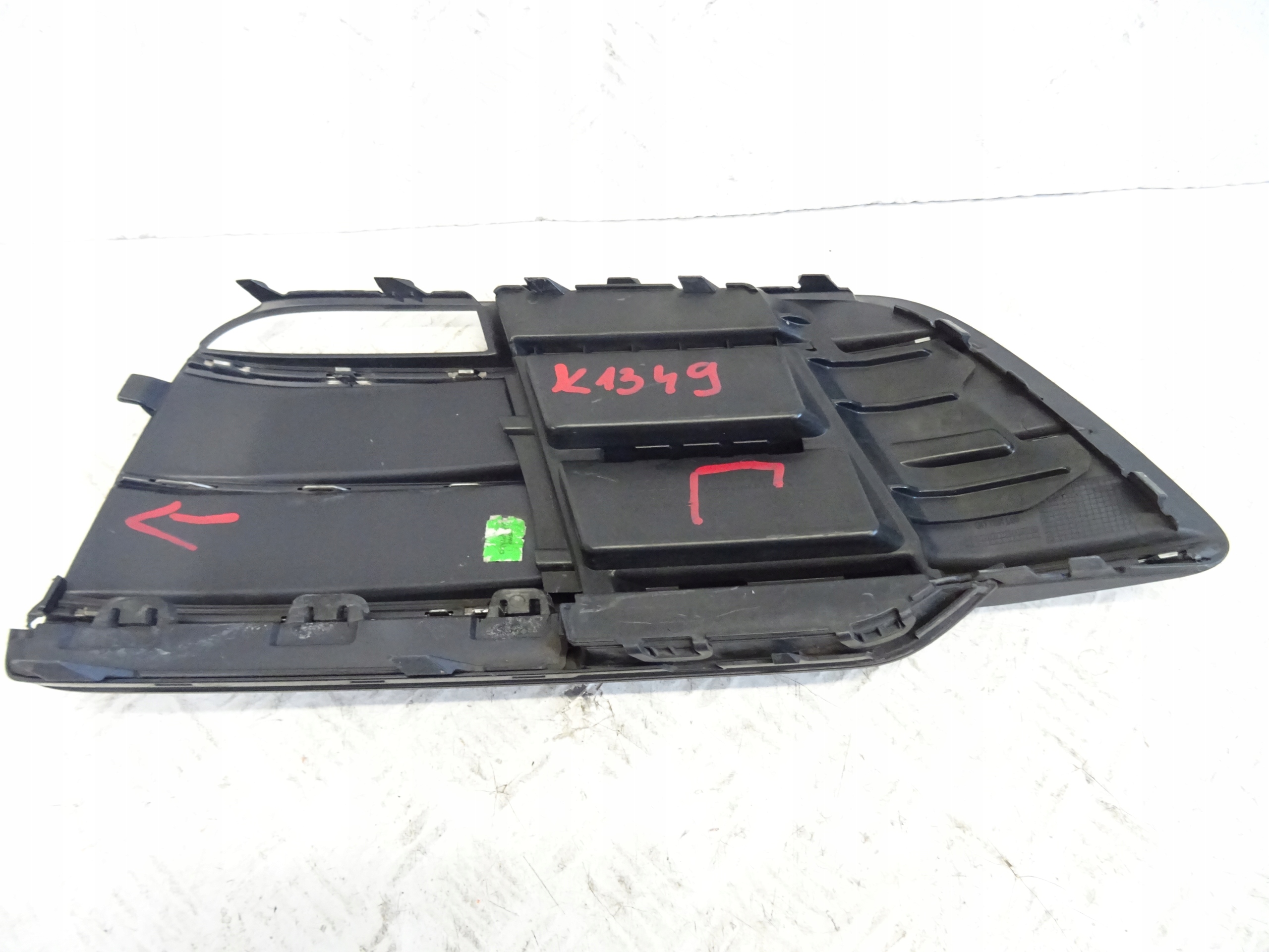 grid of a bumper front front left AUDI Q5 II 80A807245B S-LINE