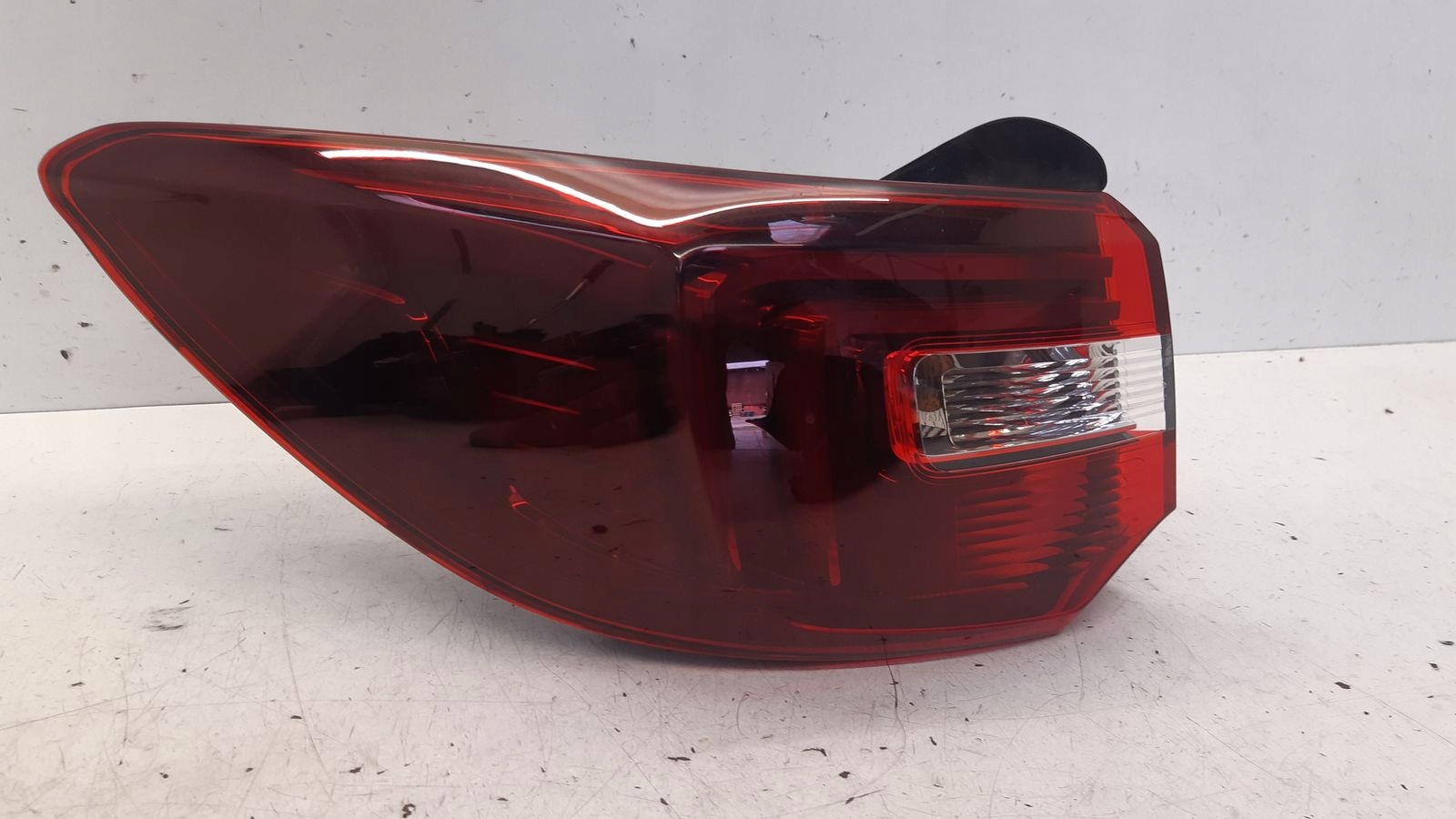 light rear part rear left Opel Grandland X