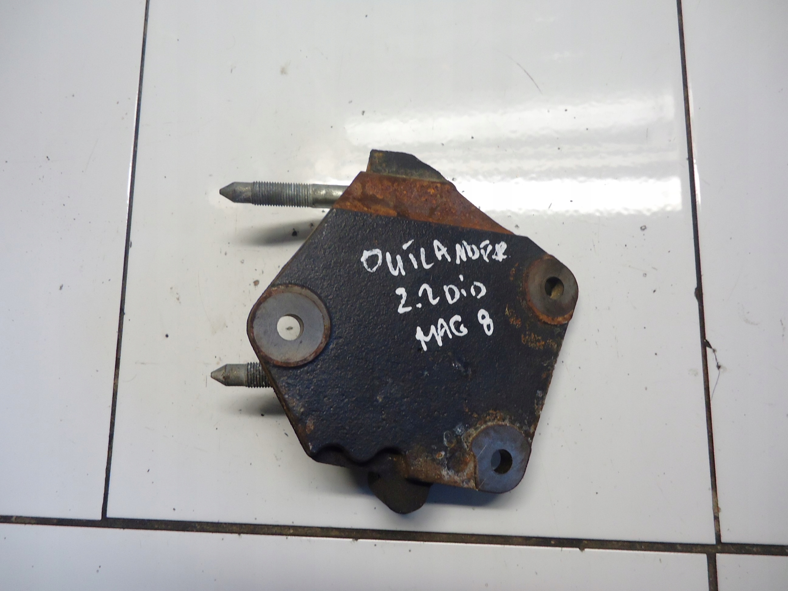 MITSUBISHI OUTLANDER III 2.2DID 4N14 engine mount K10527
