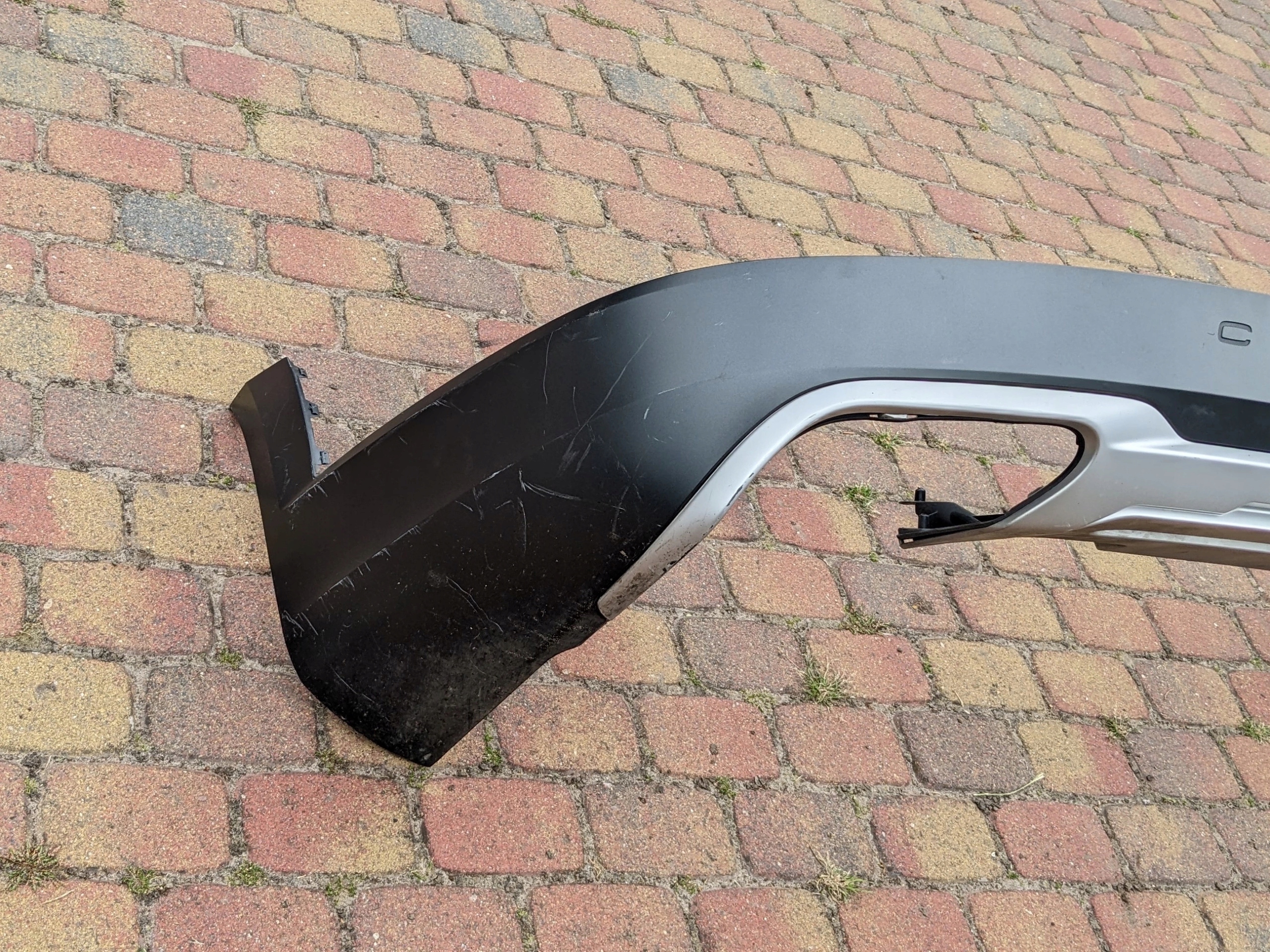 Volvo V90CC Cross Country spoiler dyfuzor zderzaka tył 16- Kolor czarny