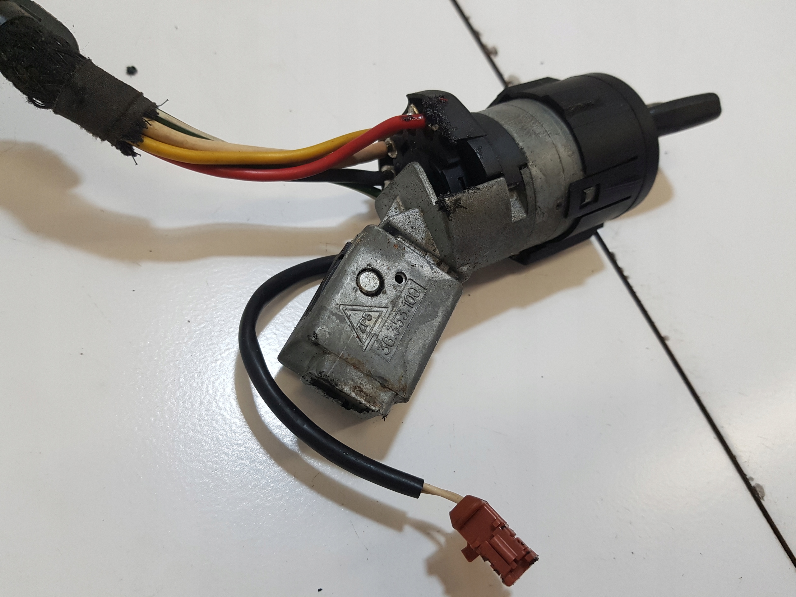 ignition Z KLUCZYKIEM PEUGEOT 307 36353100