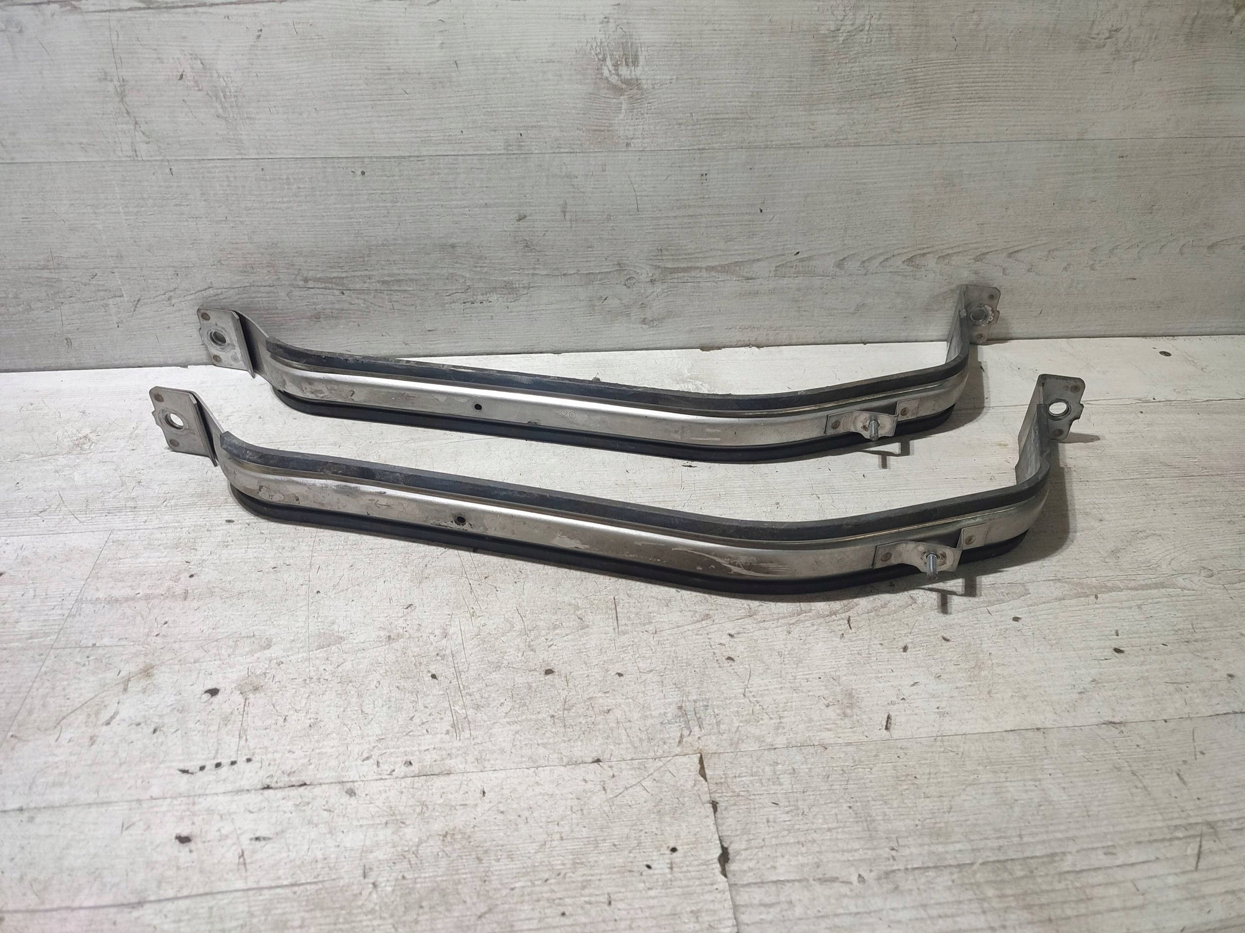 Lexus RC 2019 Halter / Halter Behälter des Kraftstoffsbehälters