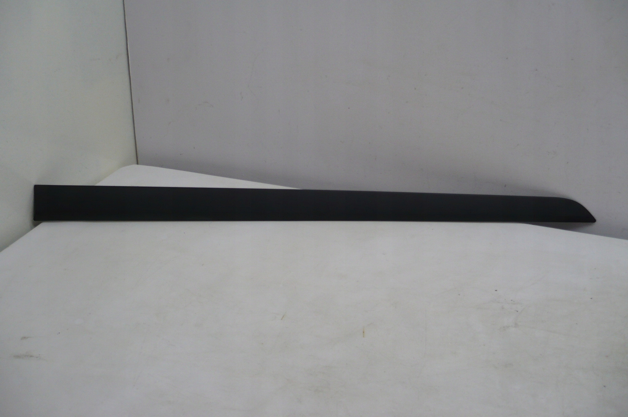 OPEL ASTRA H III 3 moulding door right front black