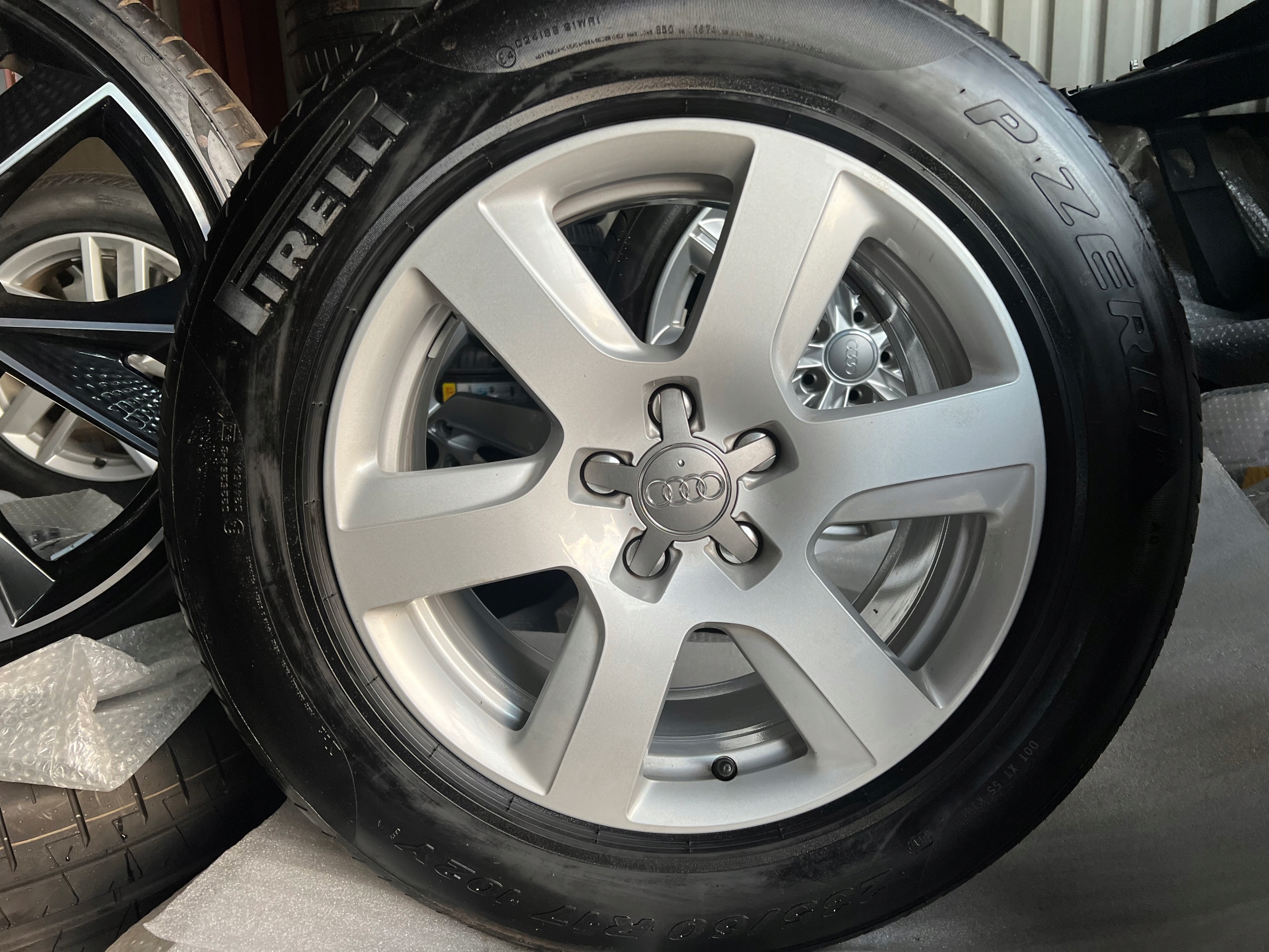 AUDI A8 D4h КОЛЕСА ШИНИ PIRELLI 235 60 17 ЛЕТО