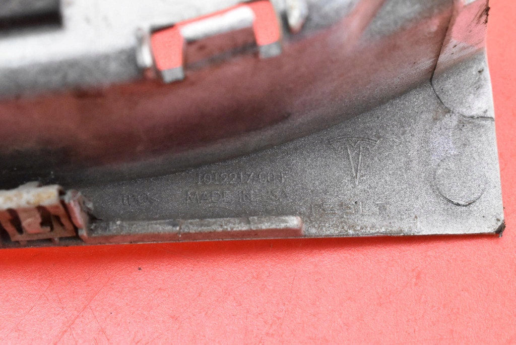 moulding threshold right 1012217-00-F TESLA MODEL S PERFORMANCE 12-20