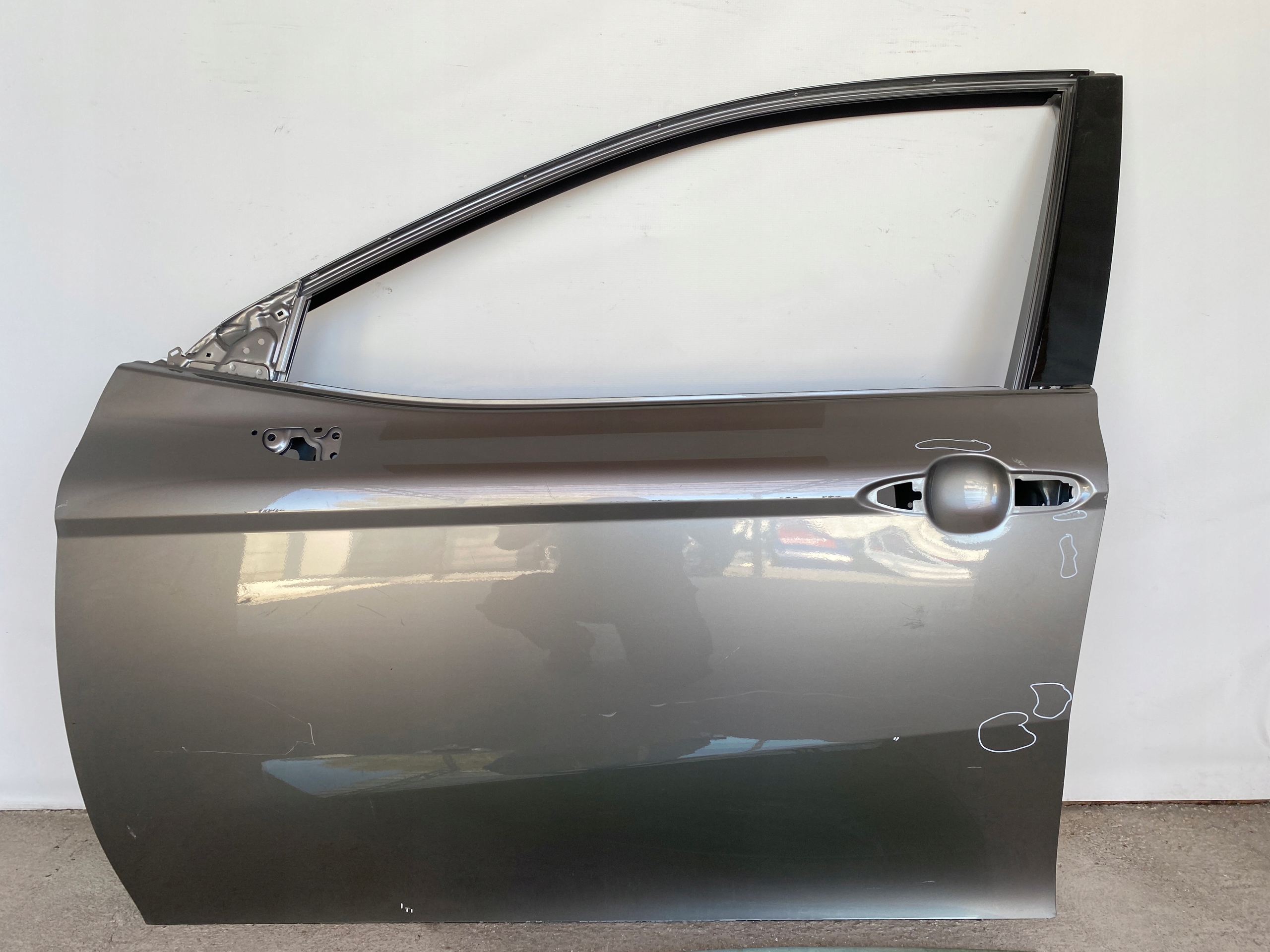 TOYOTA CAMRY VIII 2018r- DRZWI PRZEDNIE LEWE PRZÓD POZNAŃ (==GIEŁDA==) Numer katalogowy części TOYOTA CAMRY VIII 2018r-