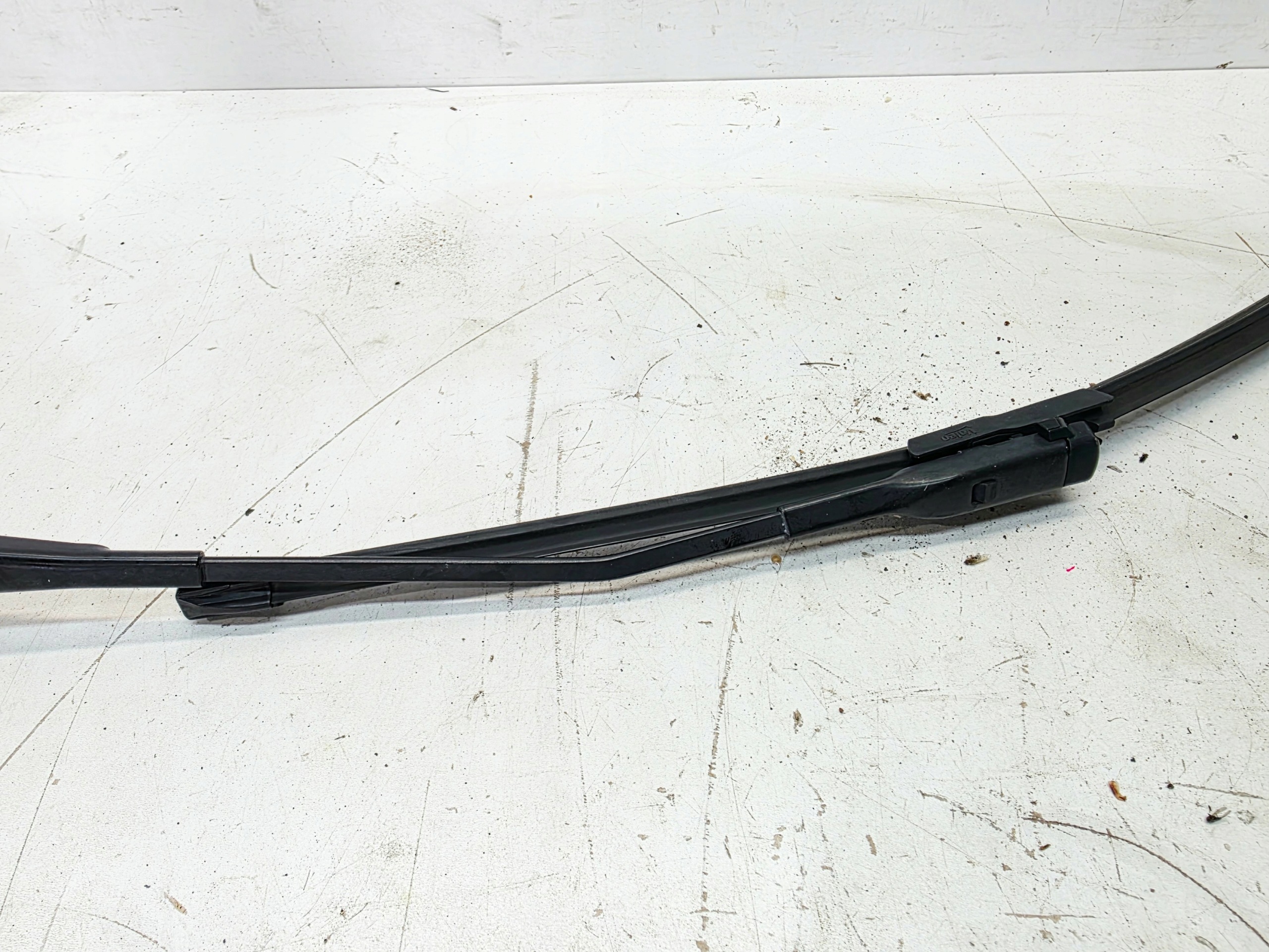 wiper arm left front AUDI A4 B8 A5 8T LIFT 8K1955407A