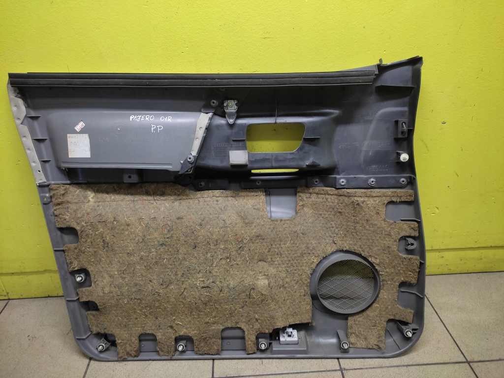 MITSUBISHI PAJERO 3 upholstery door right front