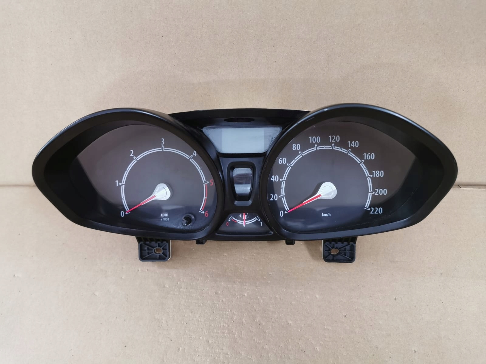 FORD Fiesta MK7 2008-12r. - спидометр часы