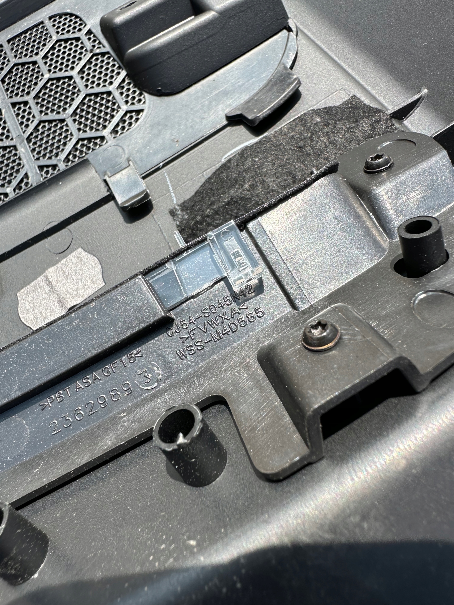 KUGA MK2 LIFT OSŁONA RADIA KONSOLI FV41-S045N42-AH Typ samochodu Samochody osobowe