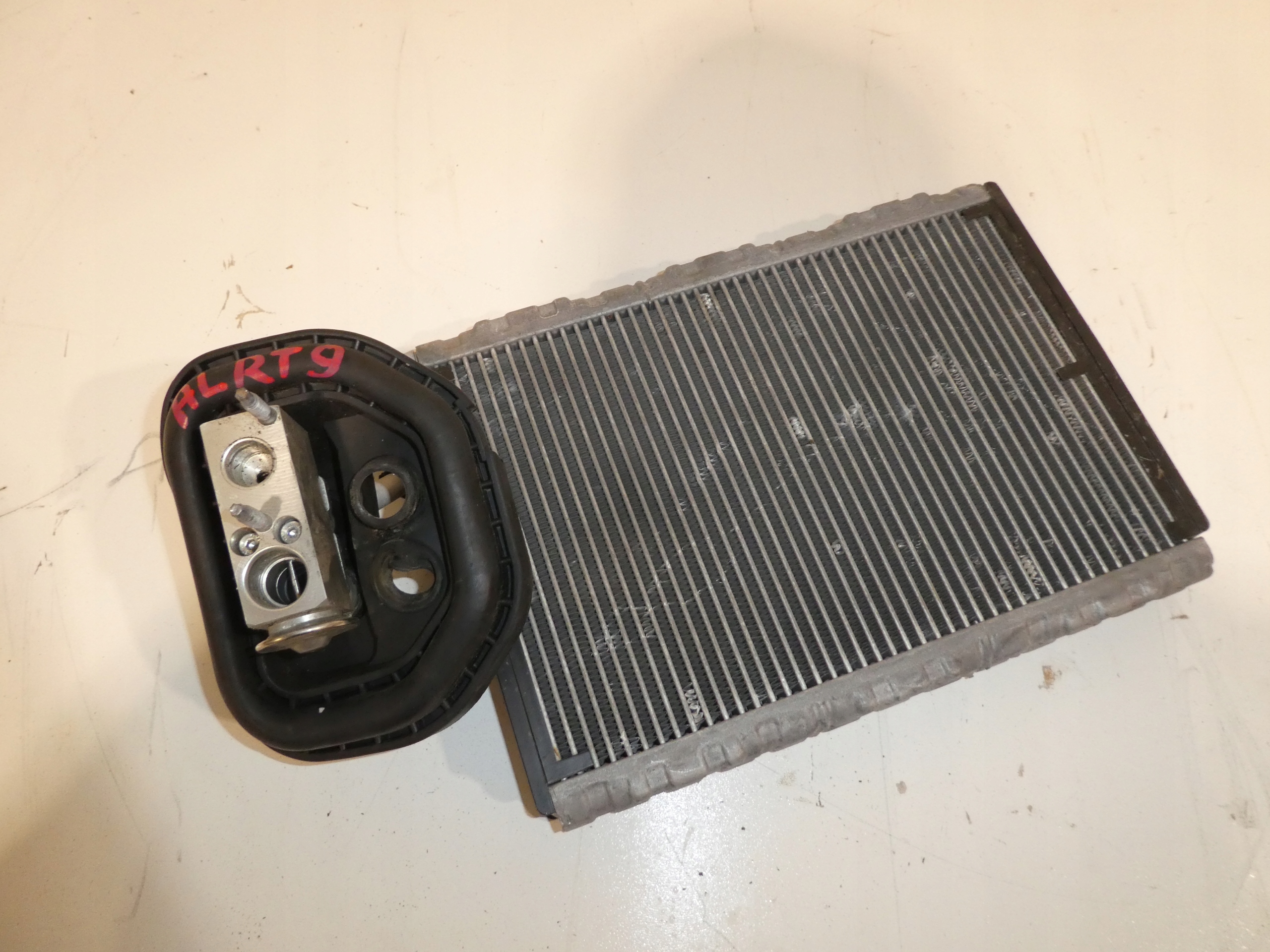 SENSOR ROZPREZNY KÜHLER MERCEDES 2128300284