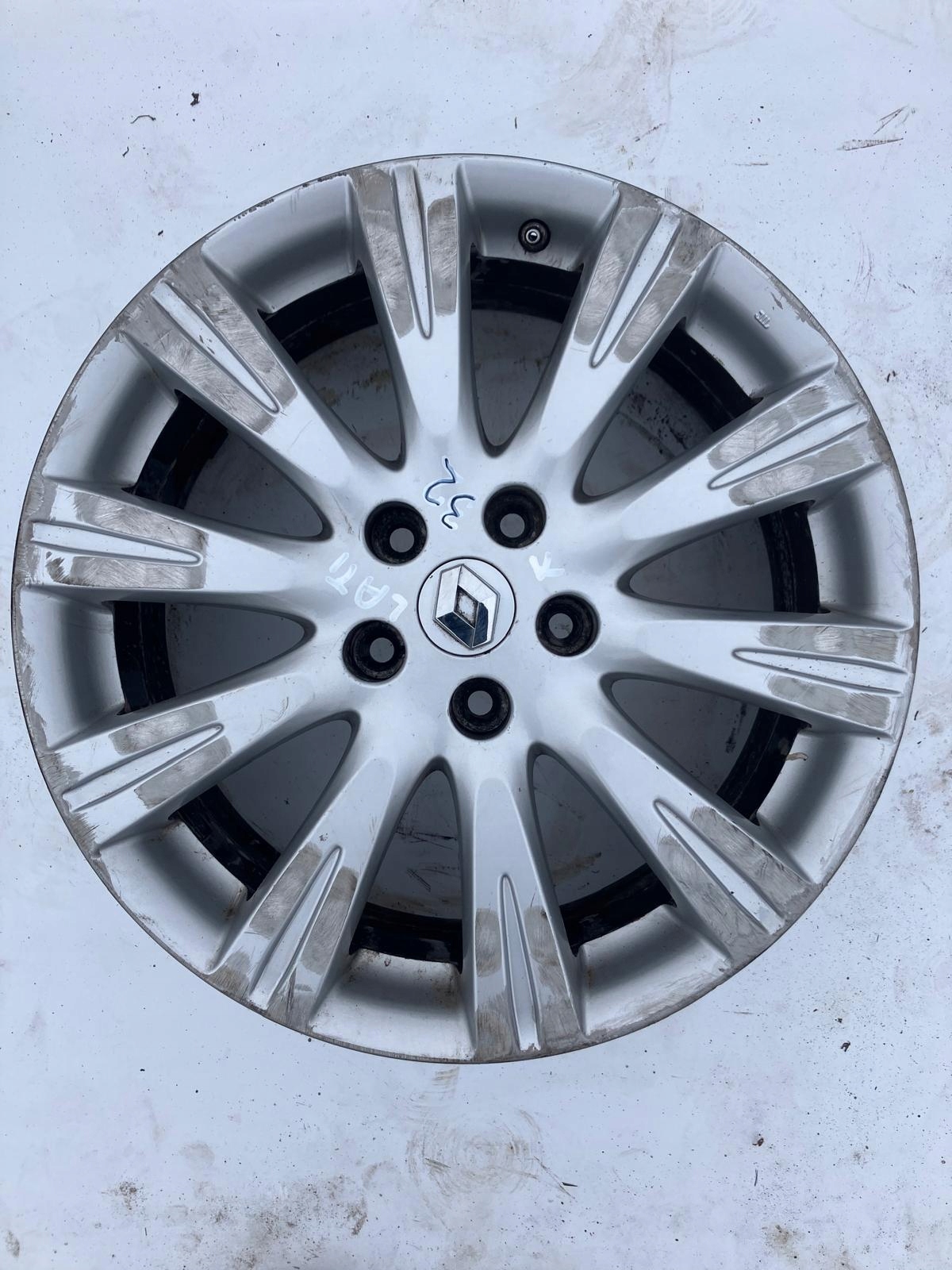disk RENAULT LATITUDE #32 403000058R 18 CALI 5X114.3
