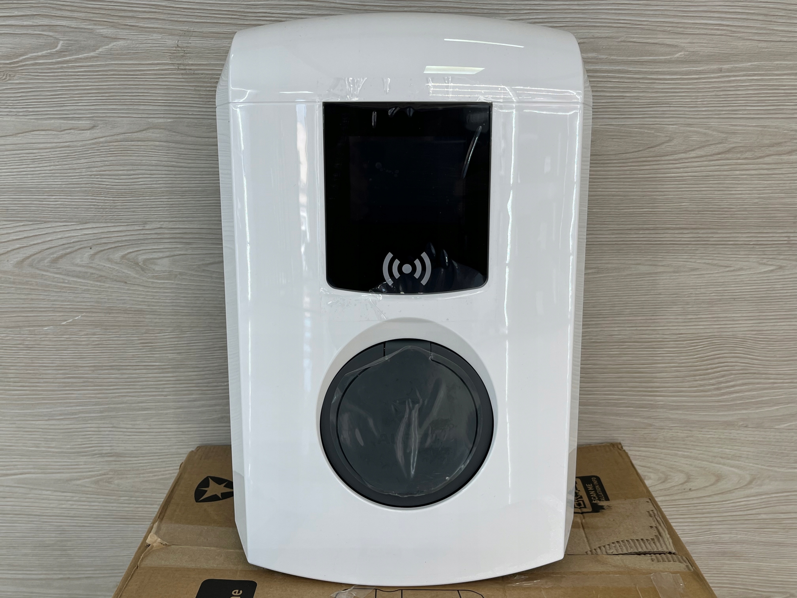 Stacja ładująca do auta Eve Single Pro-line nowa! EAN (GTIN) 672358712456