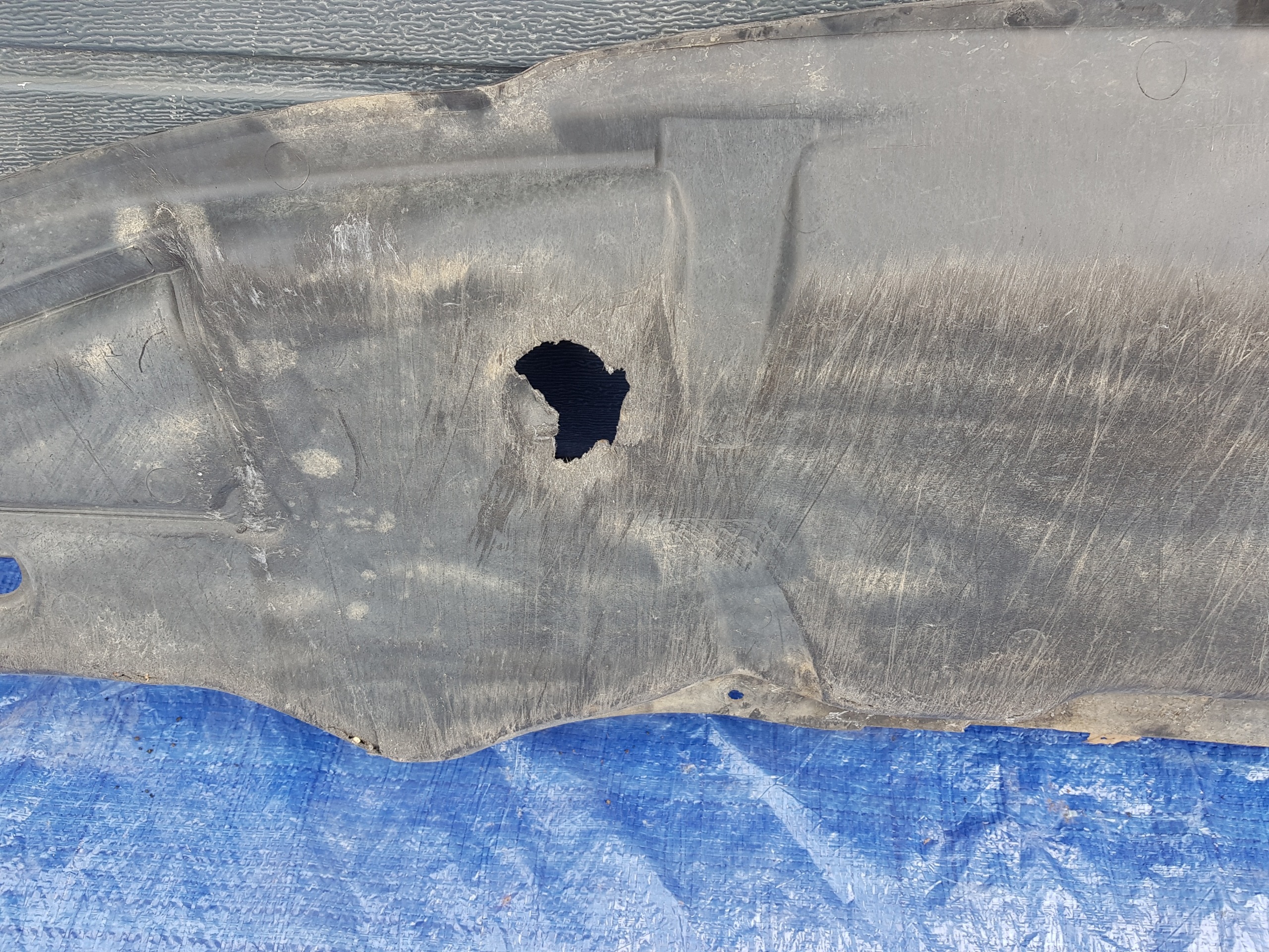 cover below engine bumper lower Mercedes E W211