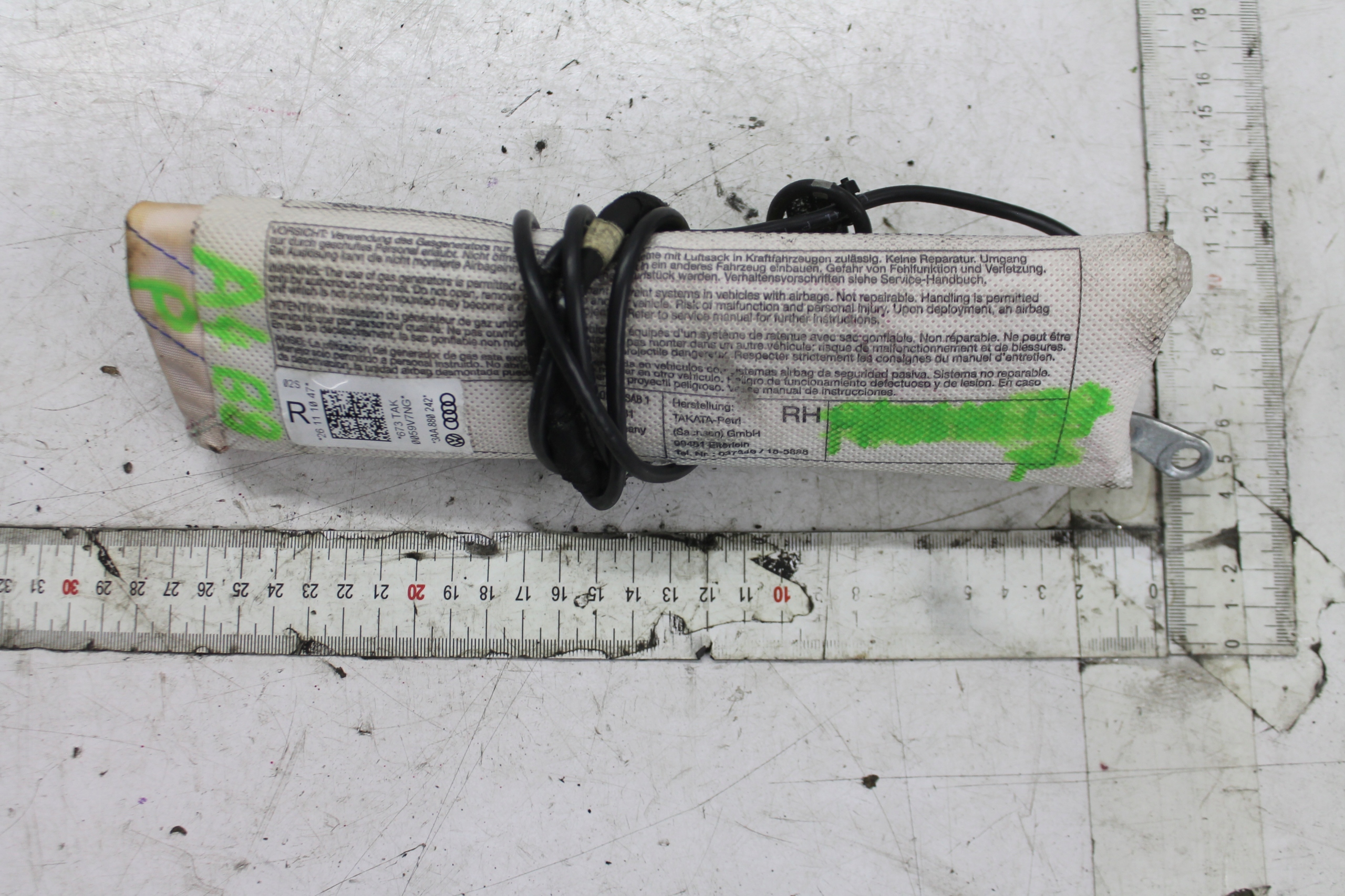 Подушка сидіння правий 3AA880242 AUDI A4 B8 07-15