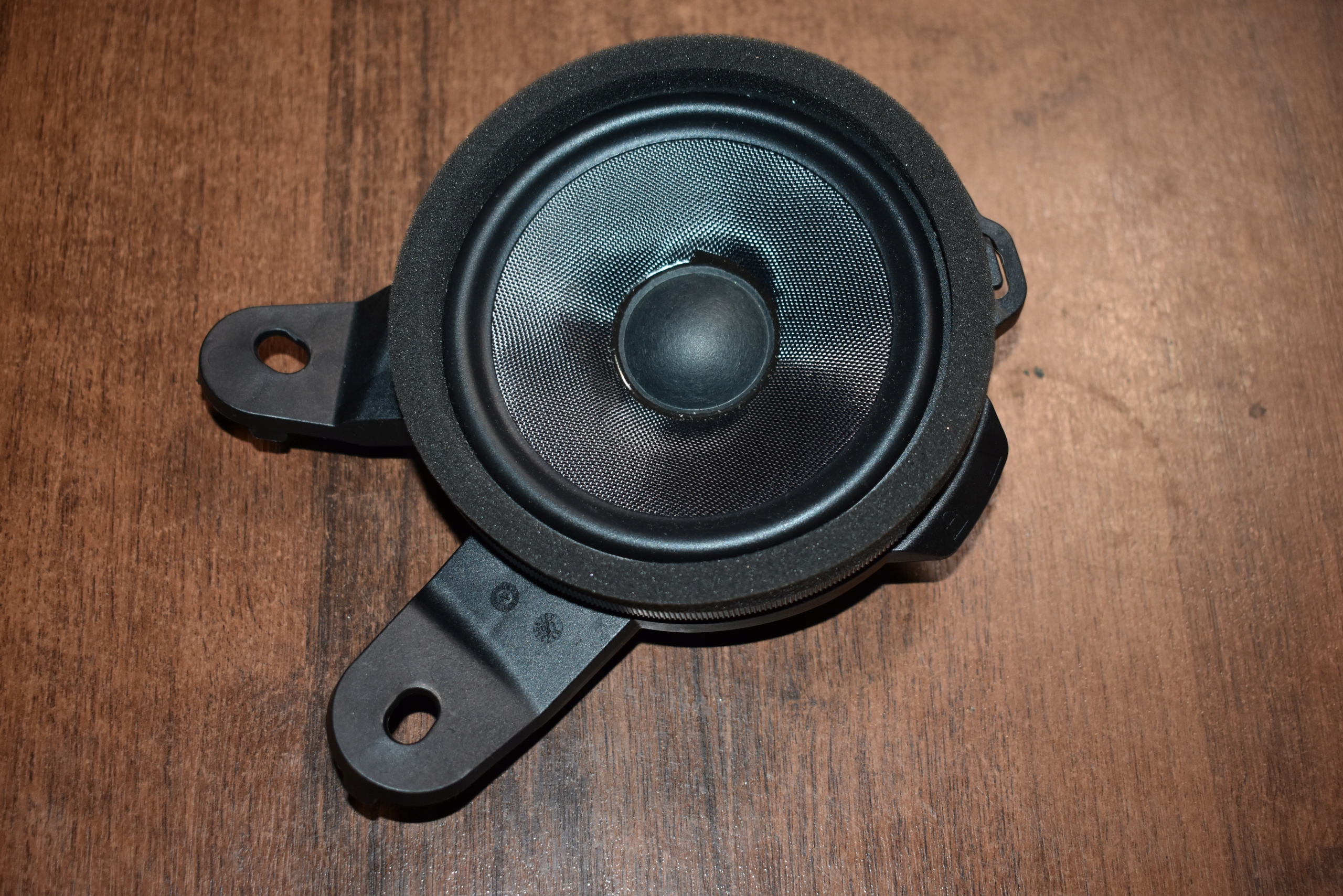 IDEALNY speaker MERCEDES W223 1