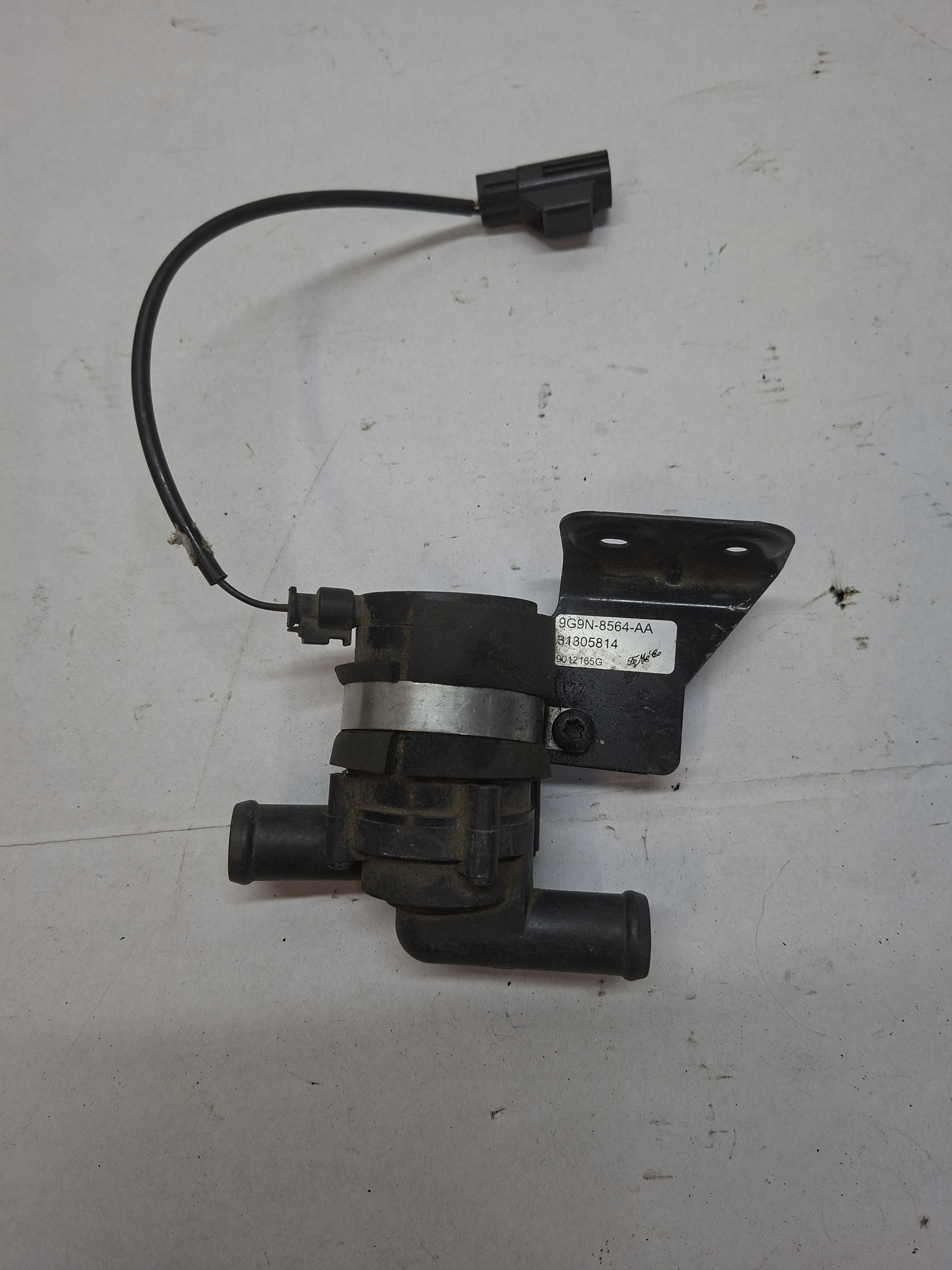 pumpa obehu vody FORD MONDEO MK4 9G9N-8564-AA