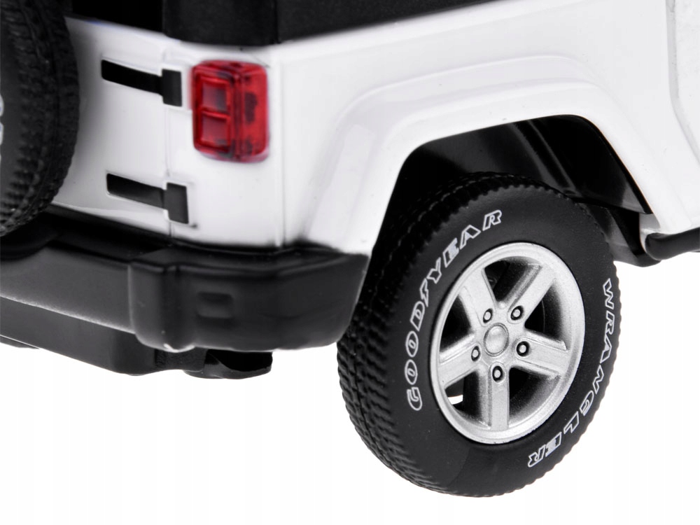 AUTKO SPORTOWE SUV SAMOCHÓD AUTO JEEP WRANGLER ŚWIATŁO DŹWIĘK METALOWE 1:32 Wiek dziecka 3 lata +