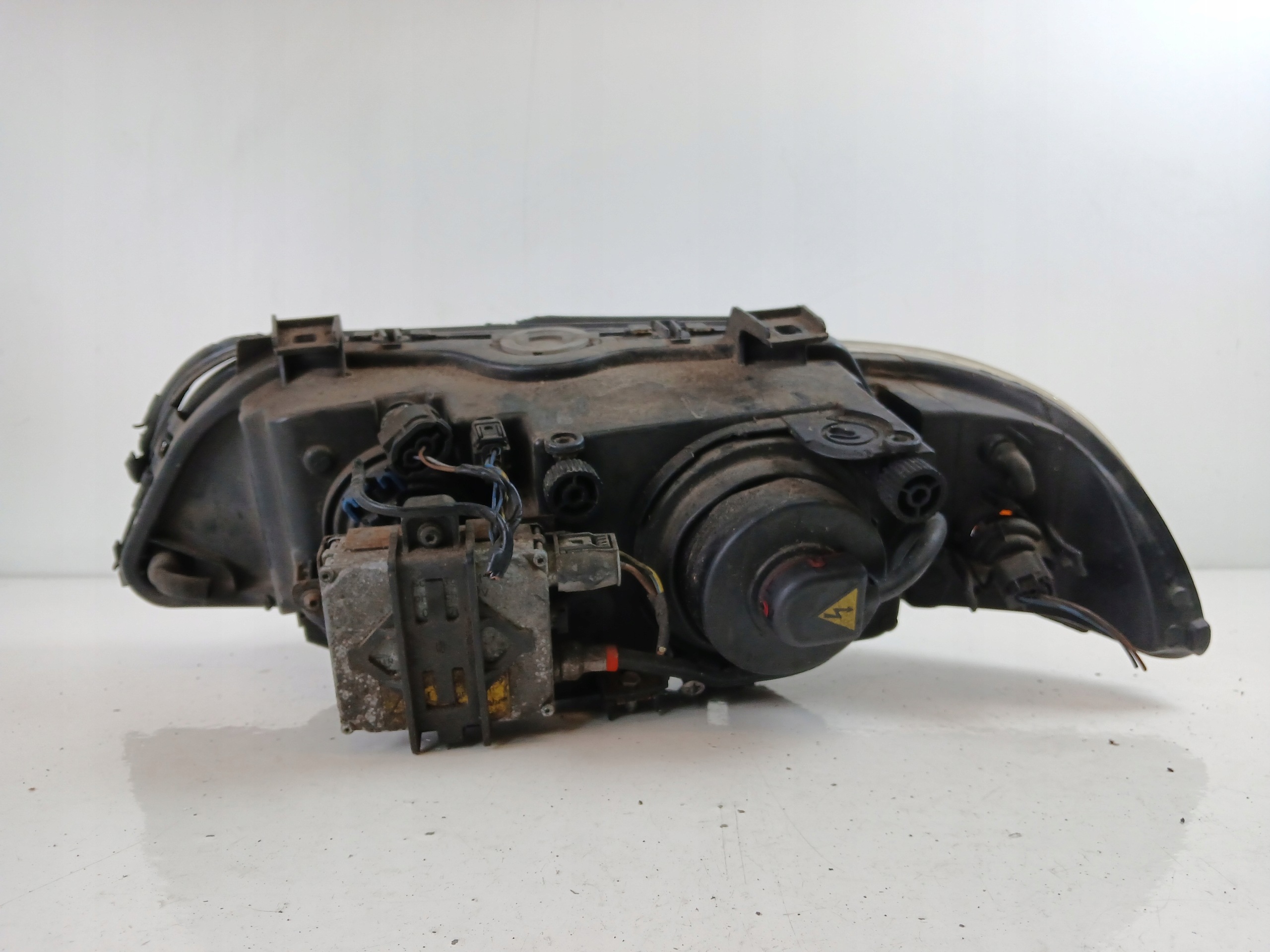 BMW E39 light right front XENON control unit