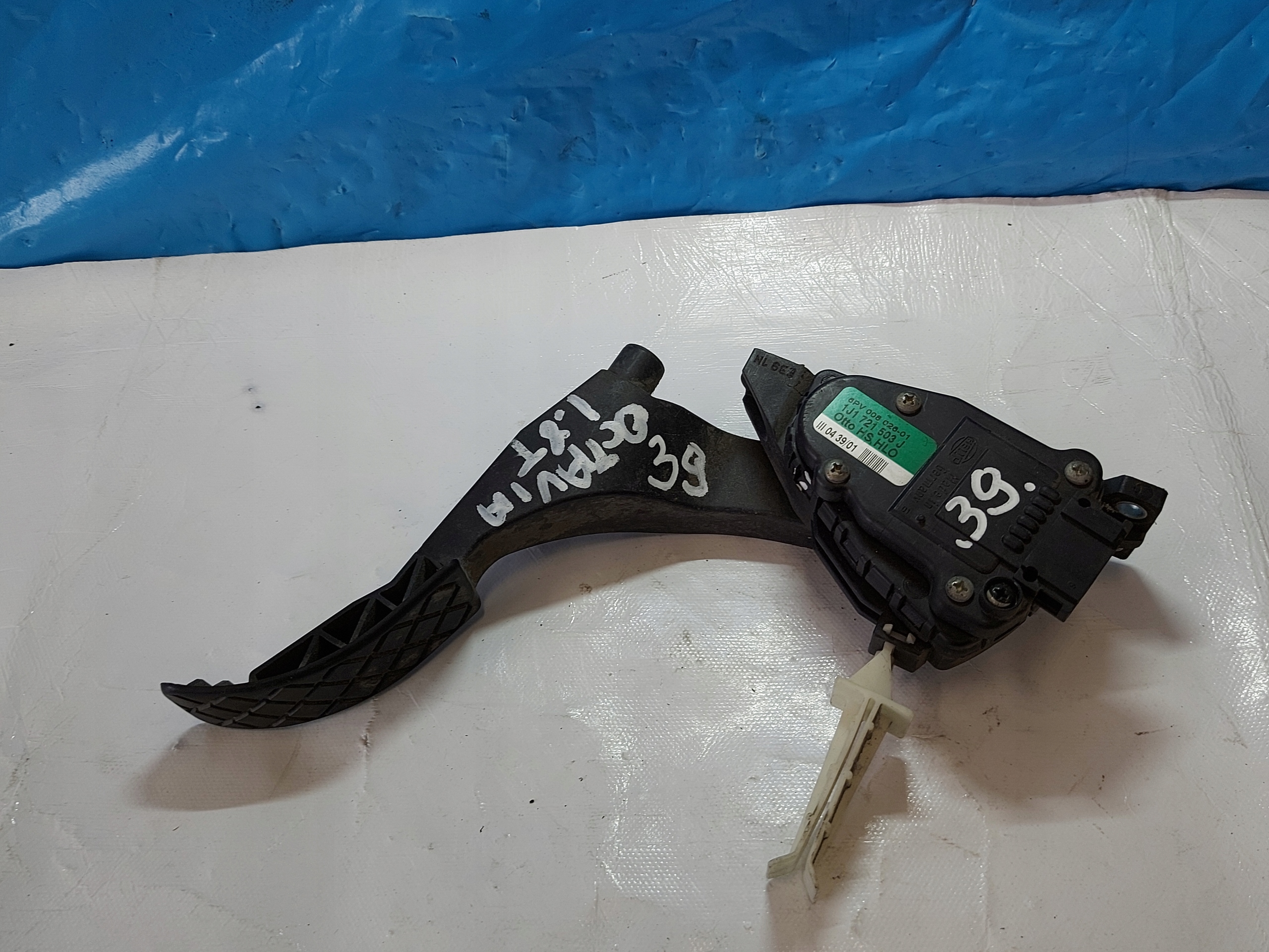 accelerator pedal OCTAVIA and 1.8 T 1J1721503J