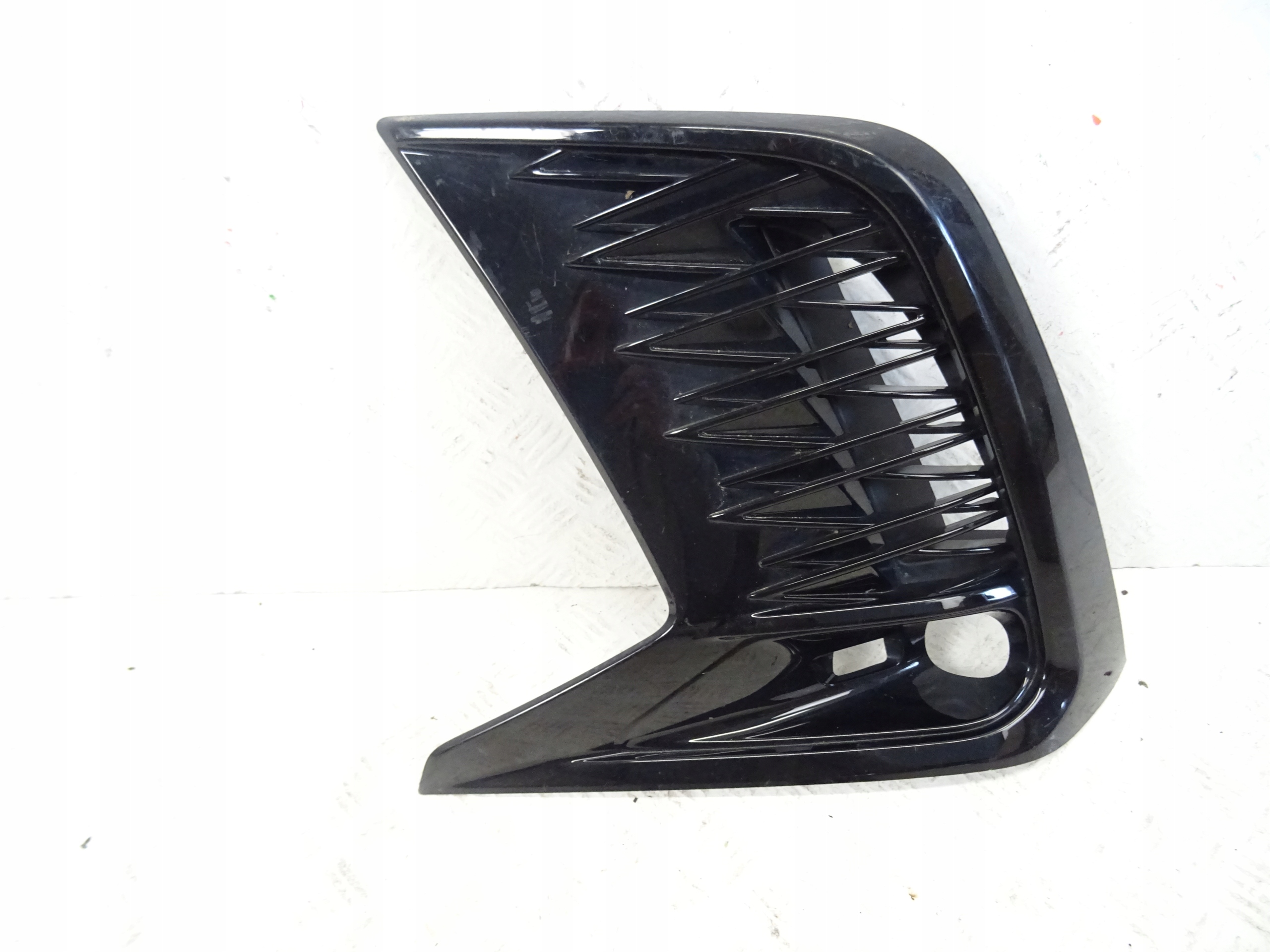 grid of a bumper front front left LEXUS NX II SPORT 53128-78060