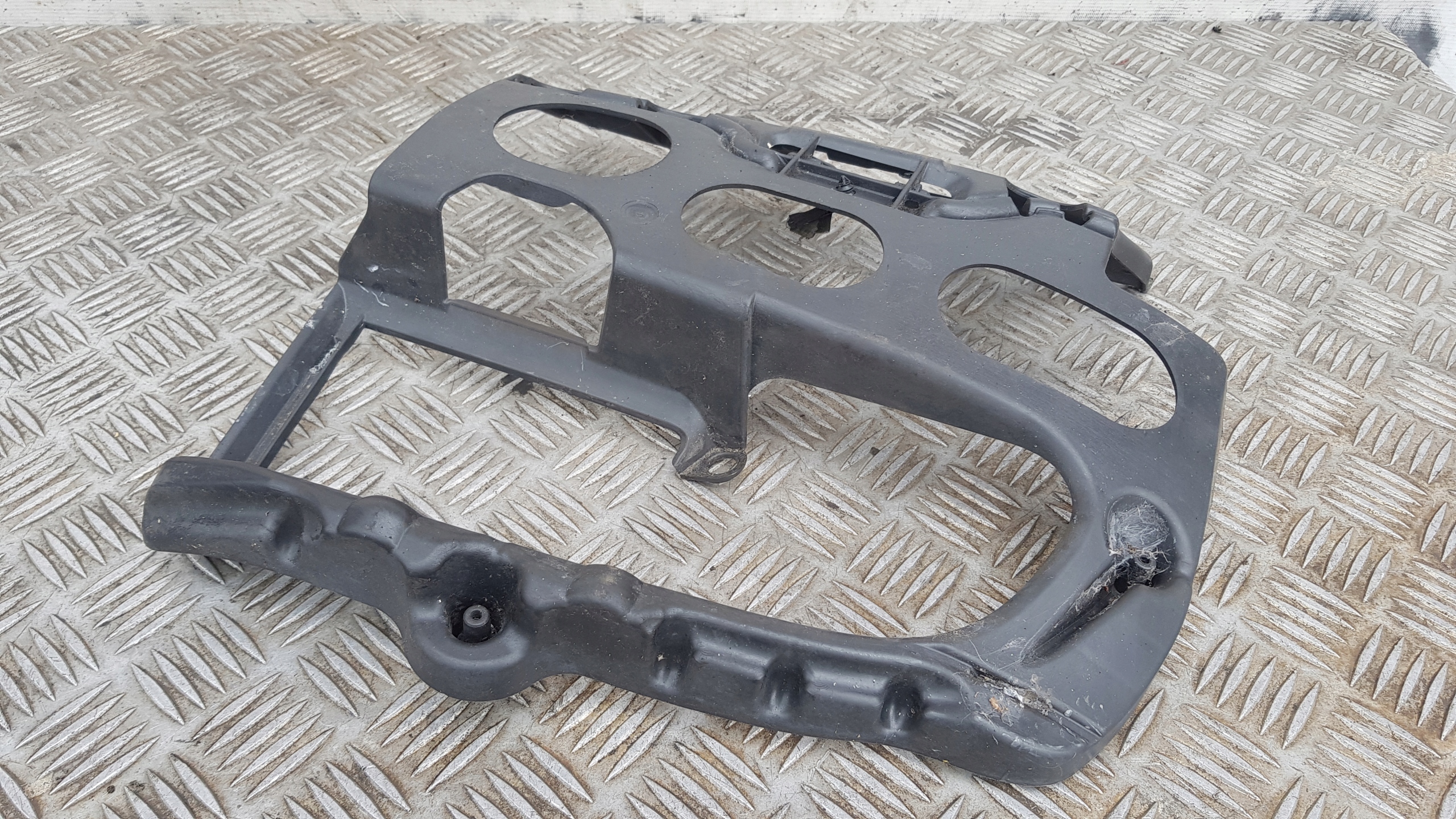 BMW E60 bumper bracket left front