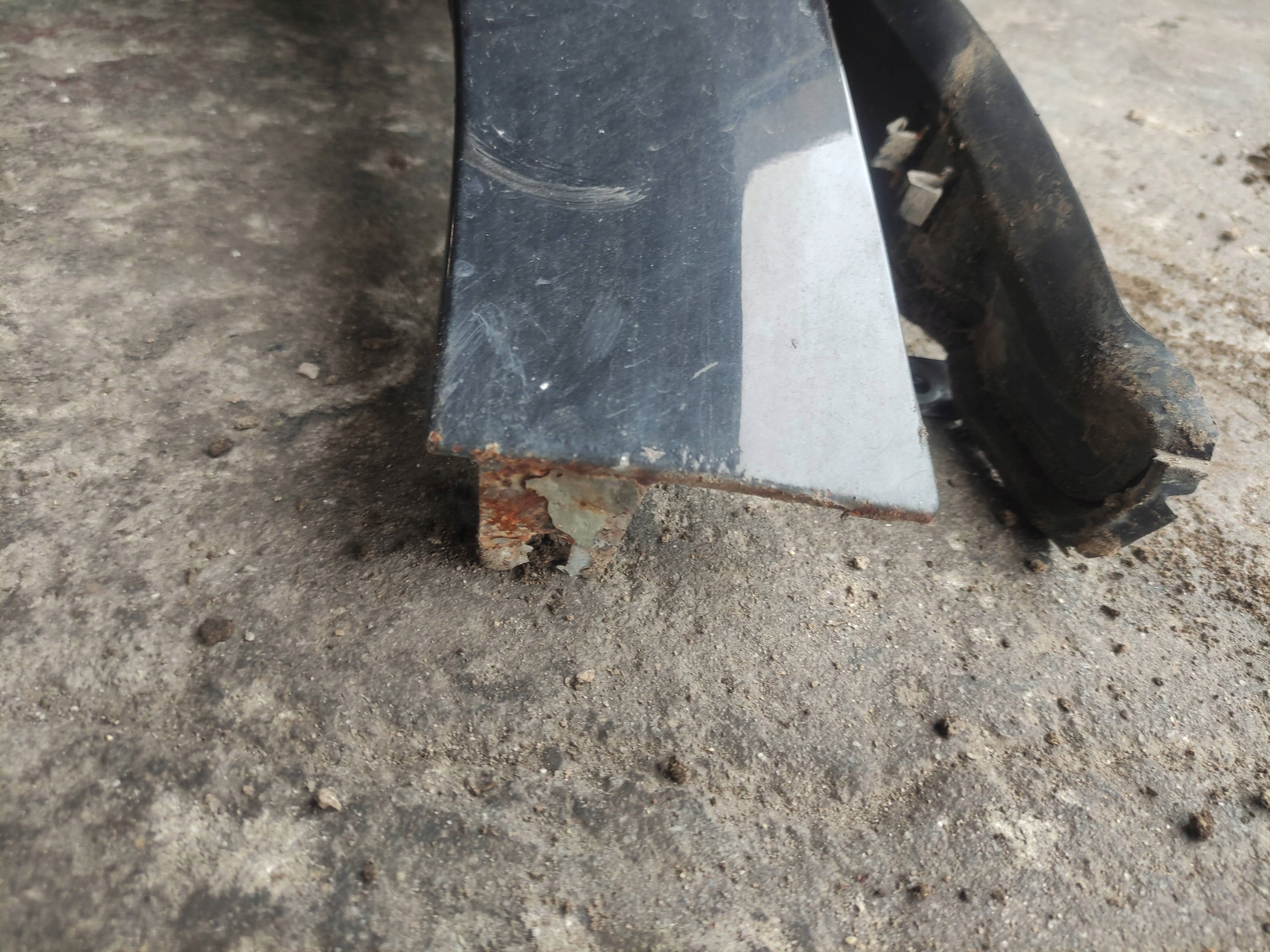 fender left front RENAULT Megane III 2009 5D