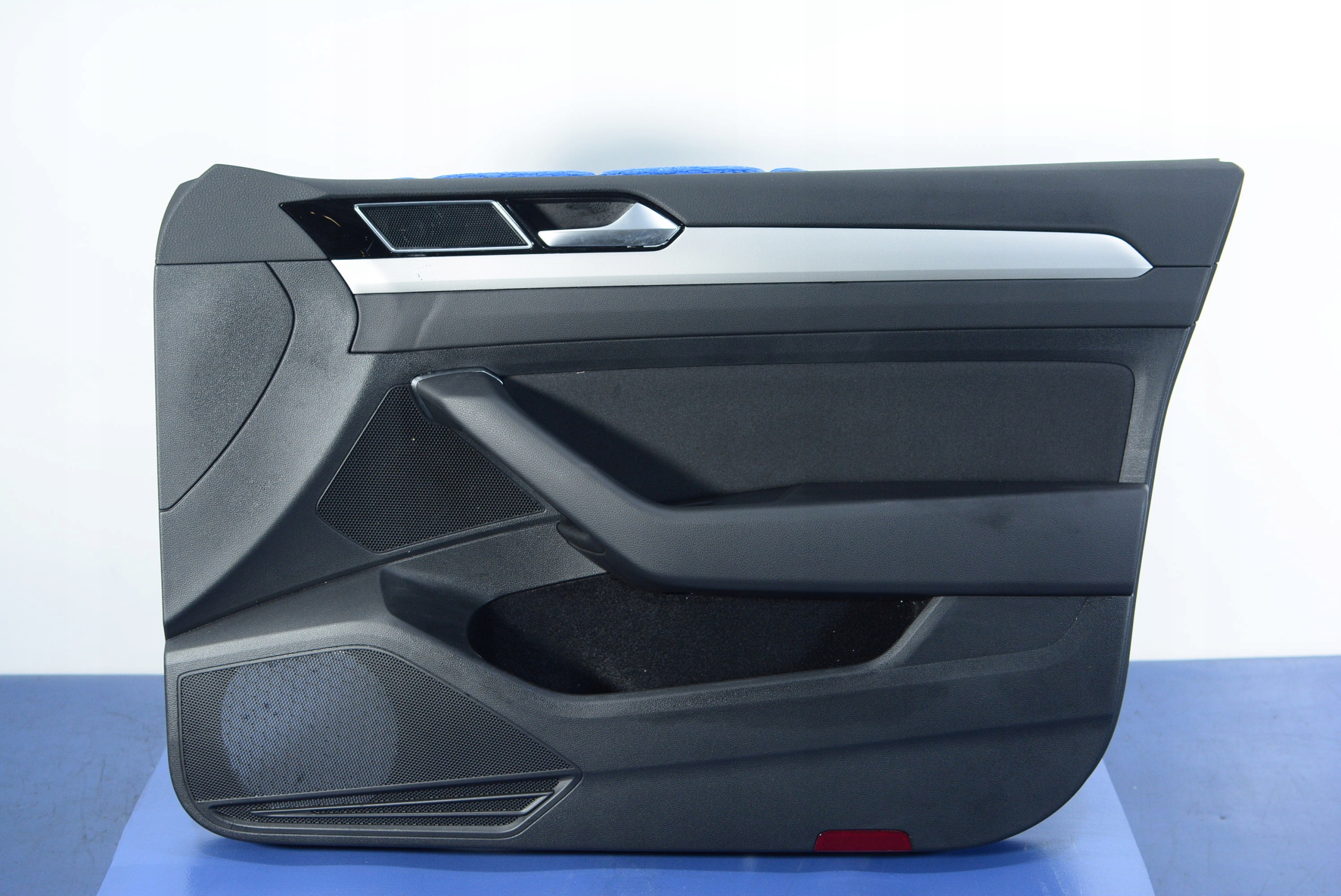 VW PASSAT B8 Універсал оббивка передньої правої двері EU