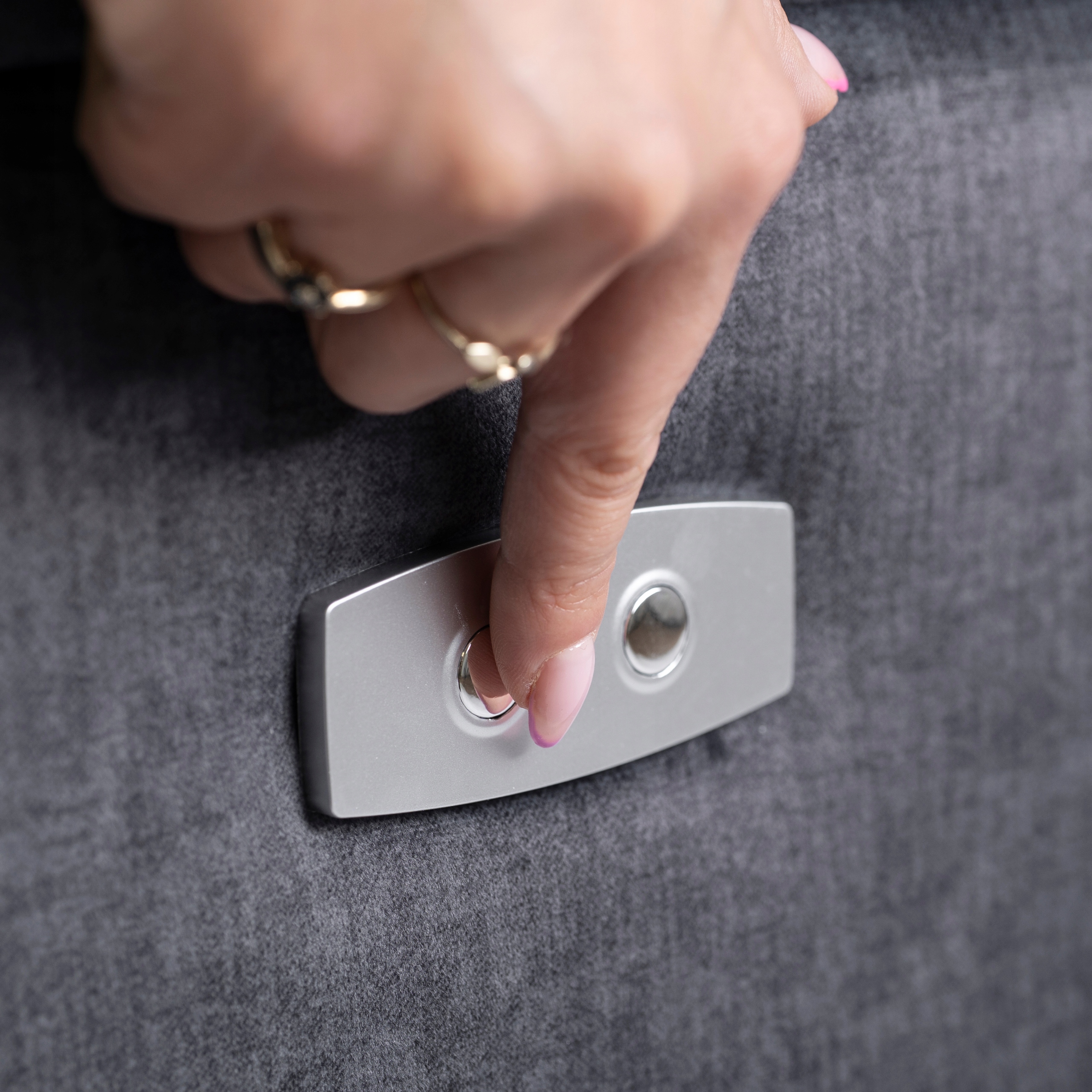 Elektryczny Fotel Rozkładany Masujący z Podnóżkiem JASPER Ciemny Popiel Kolekcja MEBLE WYPOCZYNKOWE