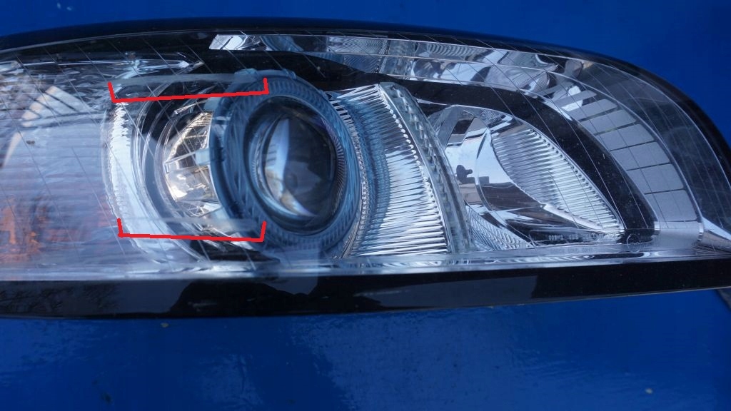 VOLVO S40 V50 LIFT - right light XENON EUR