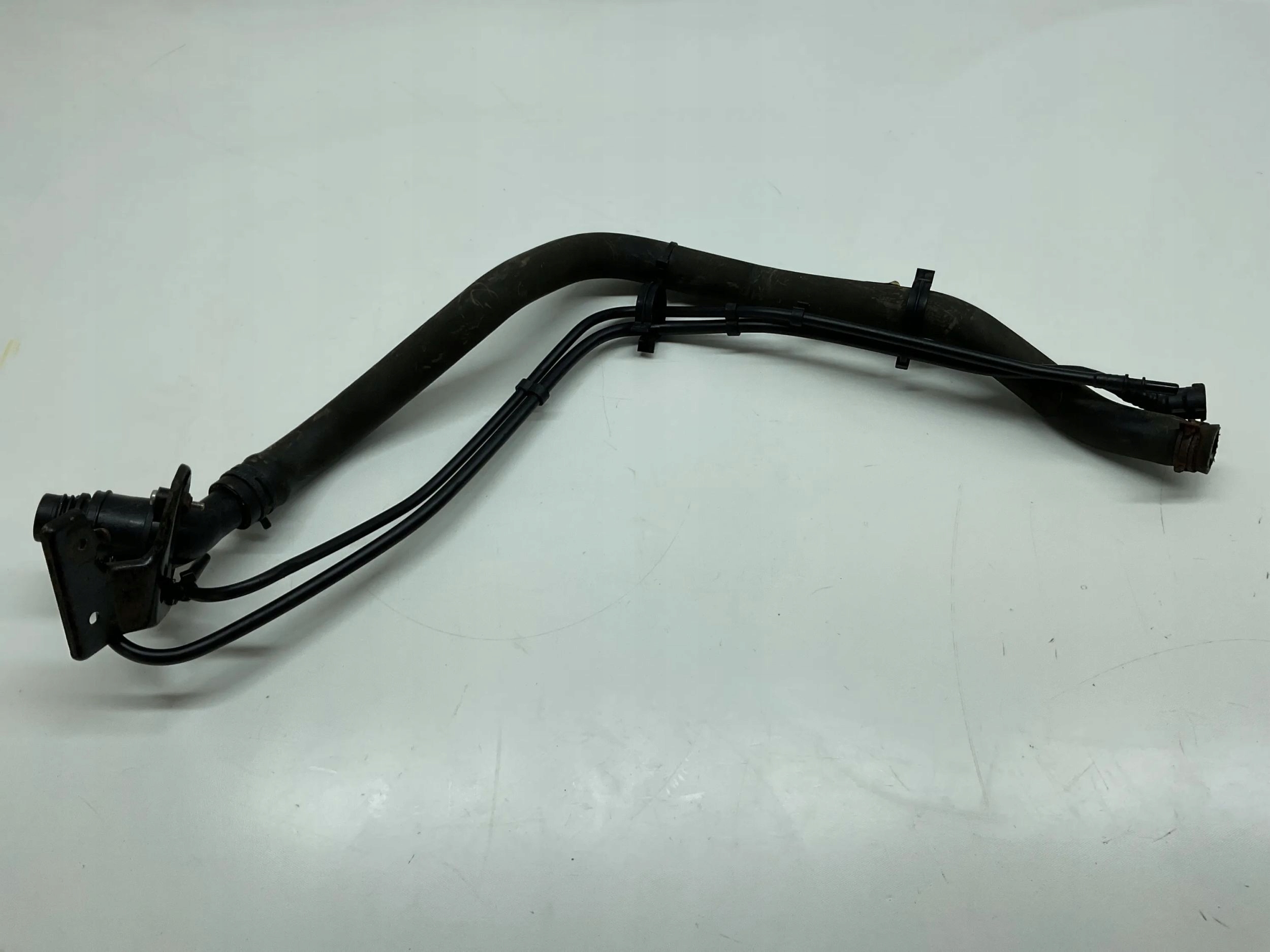 Land Rover Discovery 4 - LR4 2016 Rura wlewu paliwa