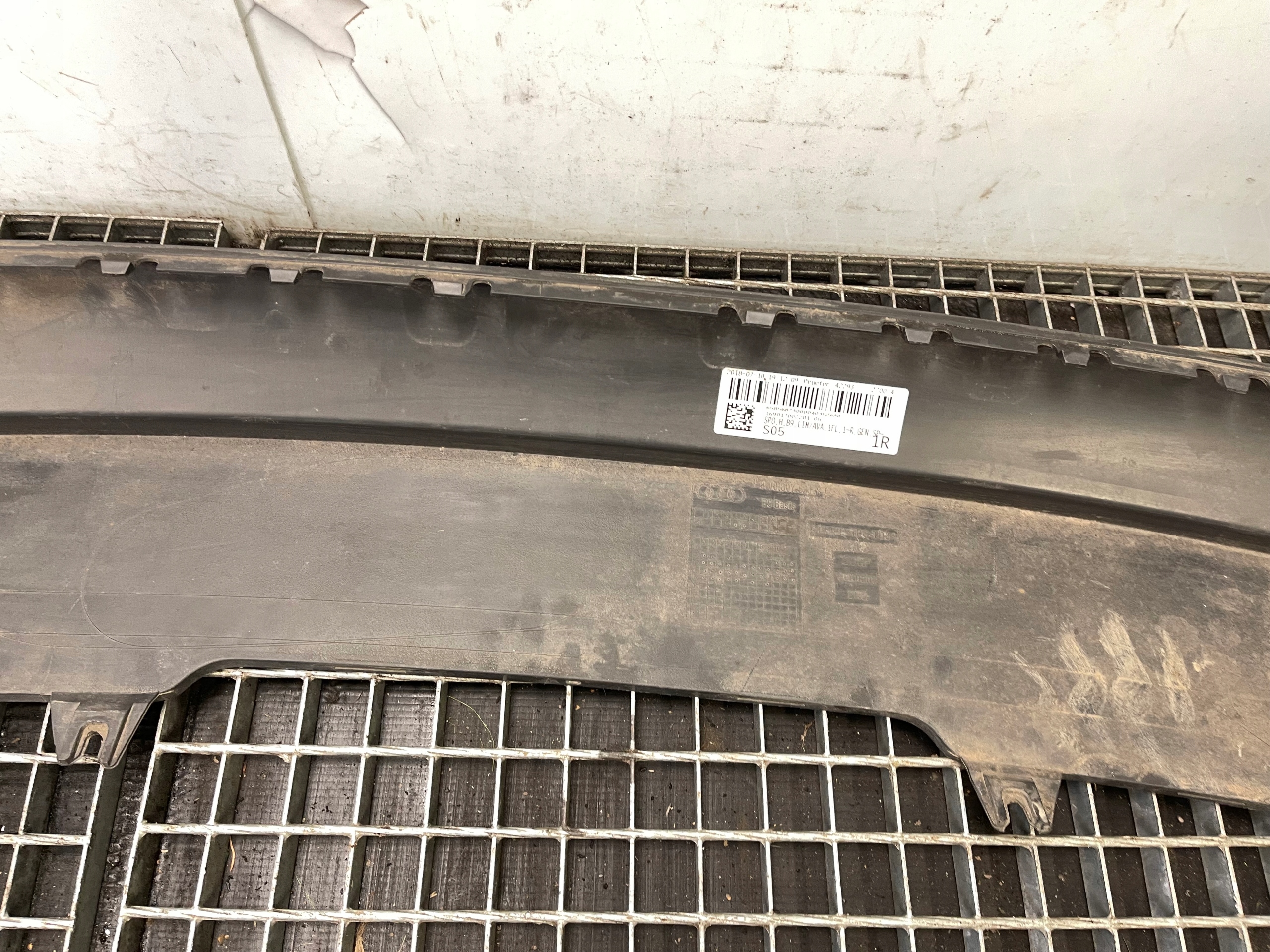 HOKEJ spoiler Paraurti posteriore accessori AUDI A4 B9 8W0807521K