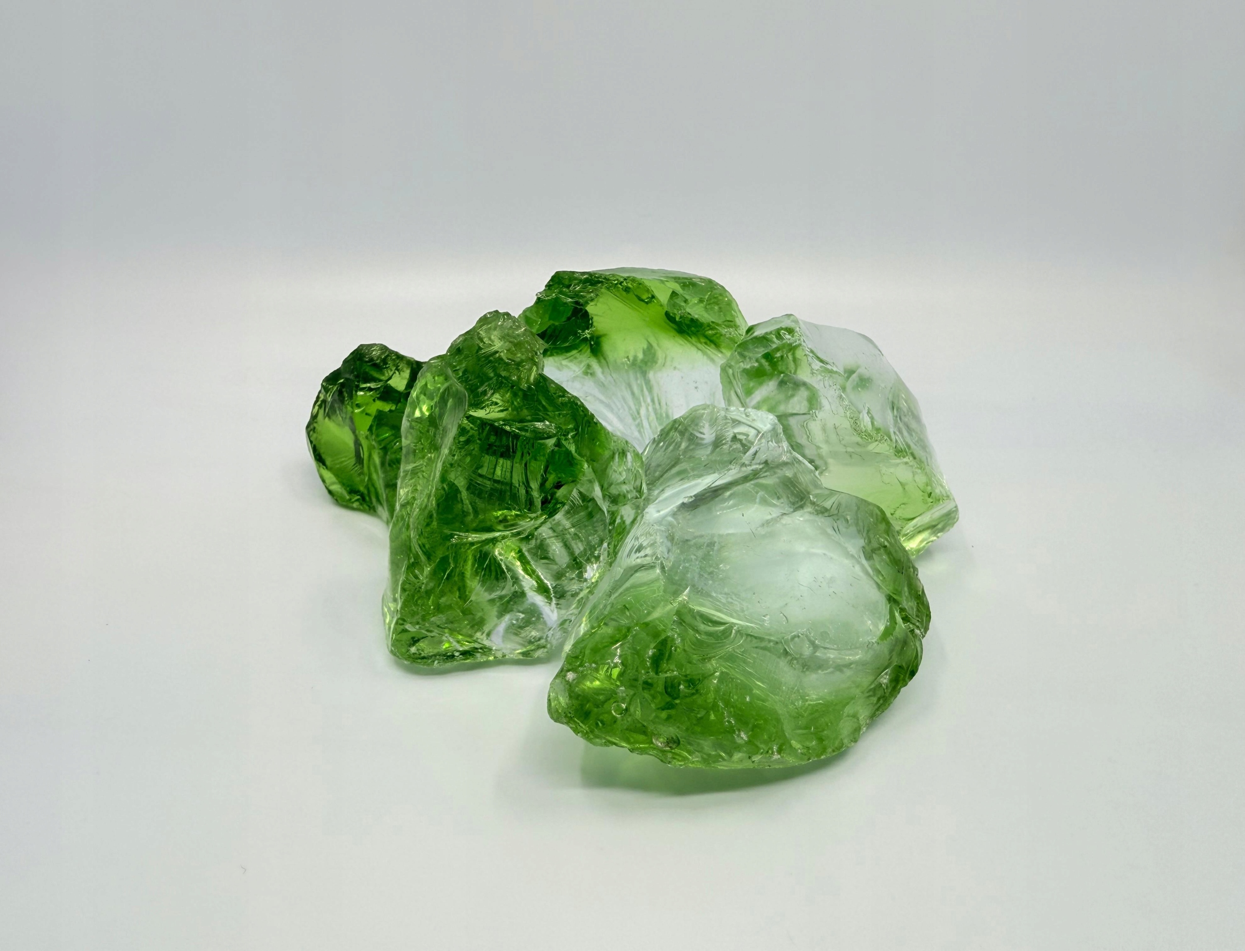 Skleněné brilianty do gabionu tyrkysově zelené dvoubarevné láva 4-8 cm 25 kg