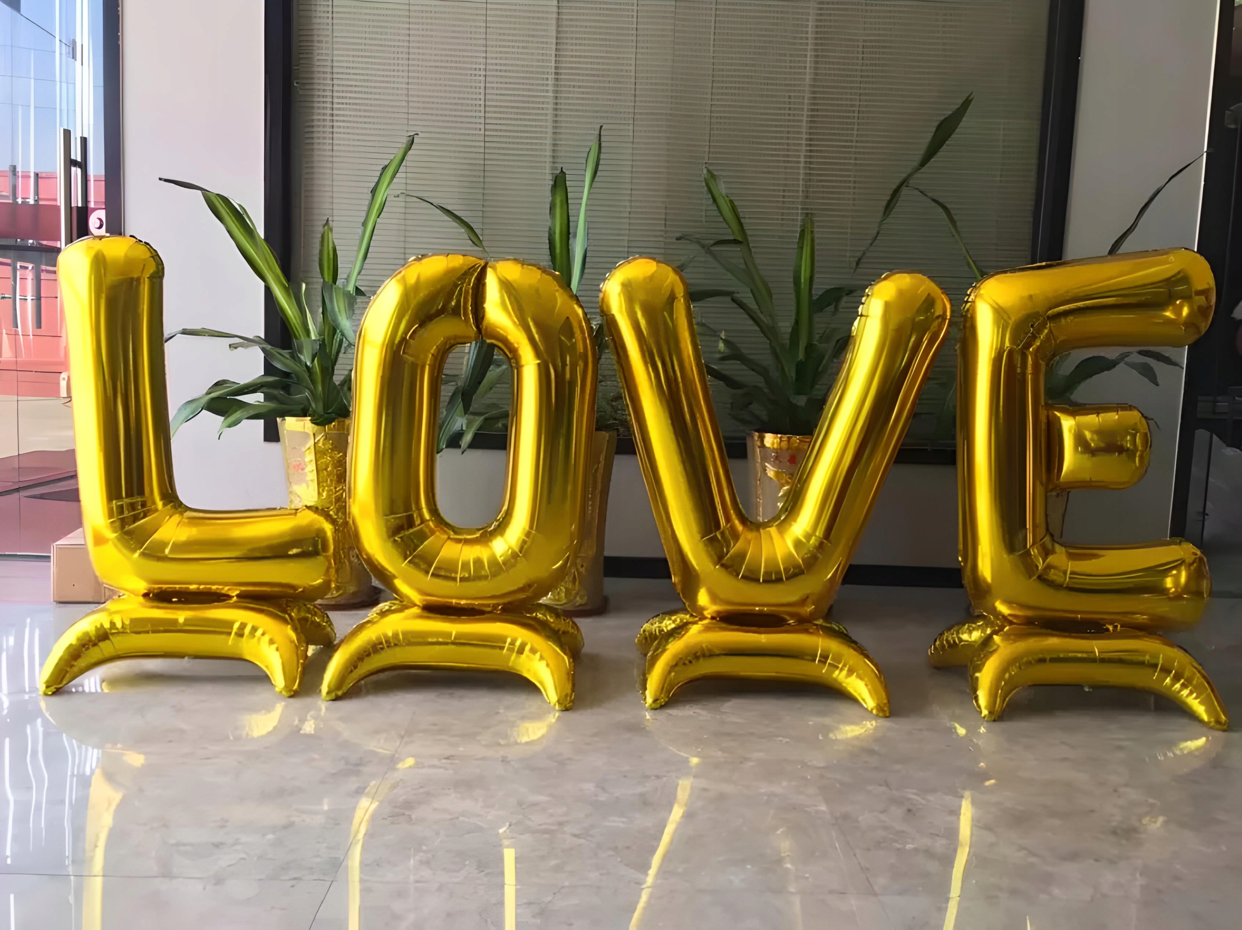 Napis LOVE balony stojące XXL dekoracje SESJA RODZINNA ŚWIĄTECZNA TŁO Marka inny