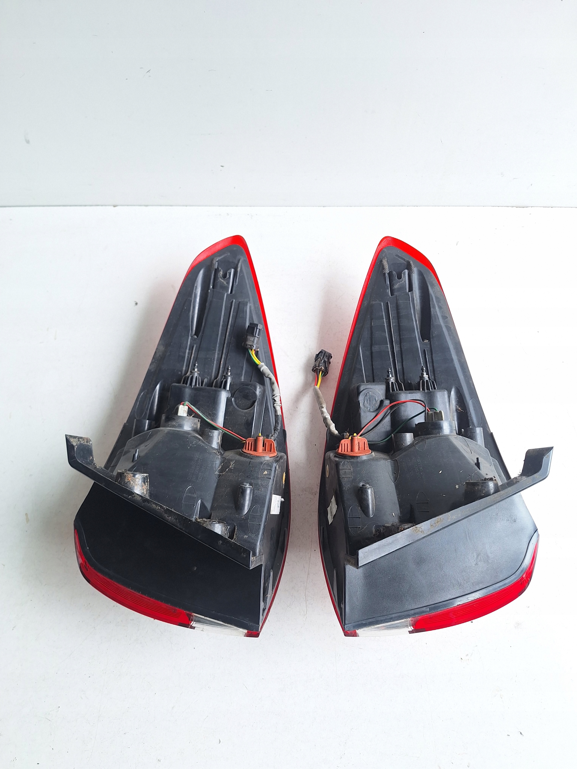 KIA CARENS IV 12-16 light rear part left